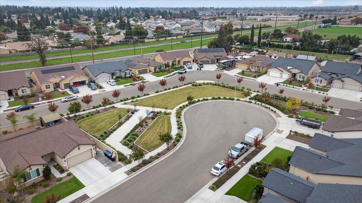 2241 E Monte Verde Ct, Visalia, CA 93292