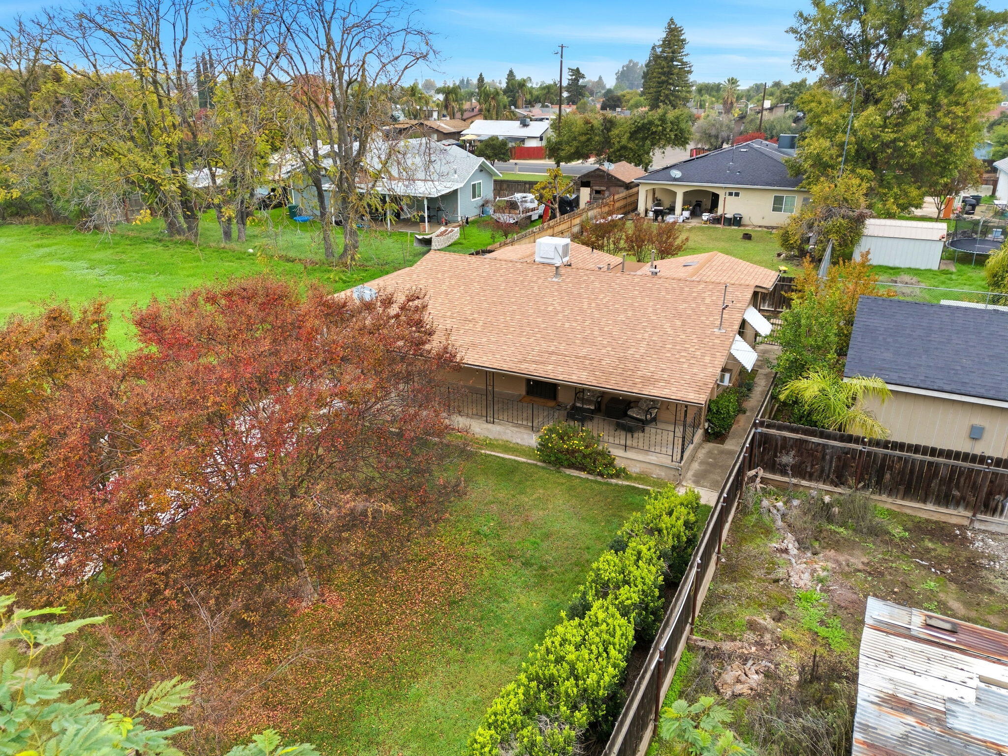 469 Pomegranate St, Woodlake, CA 93286