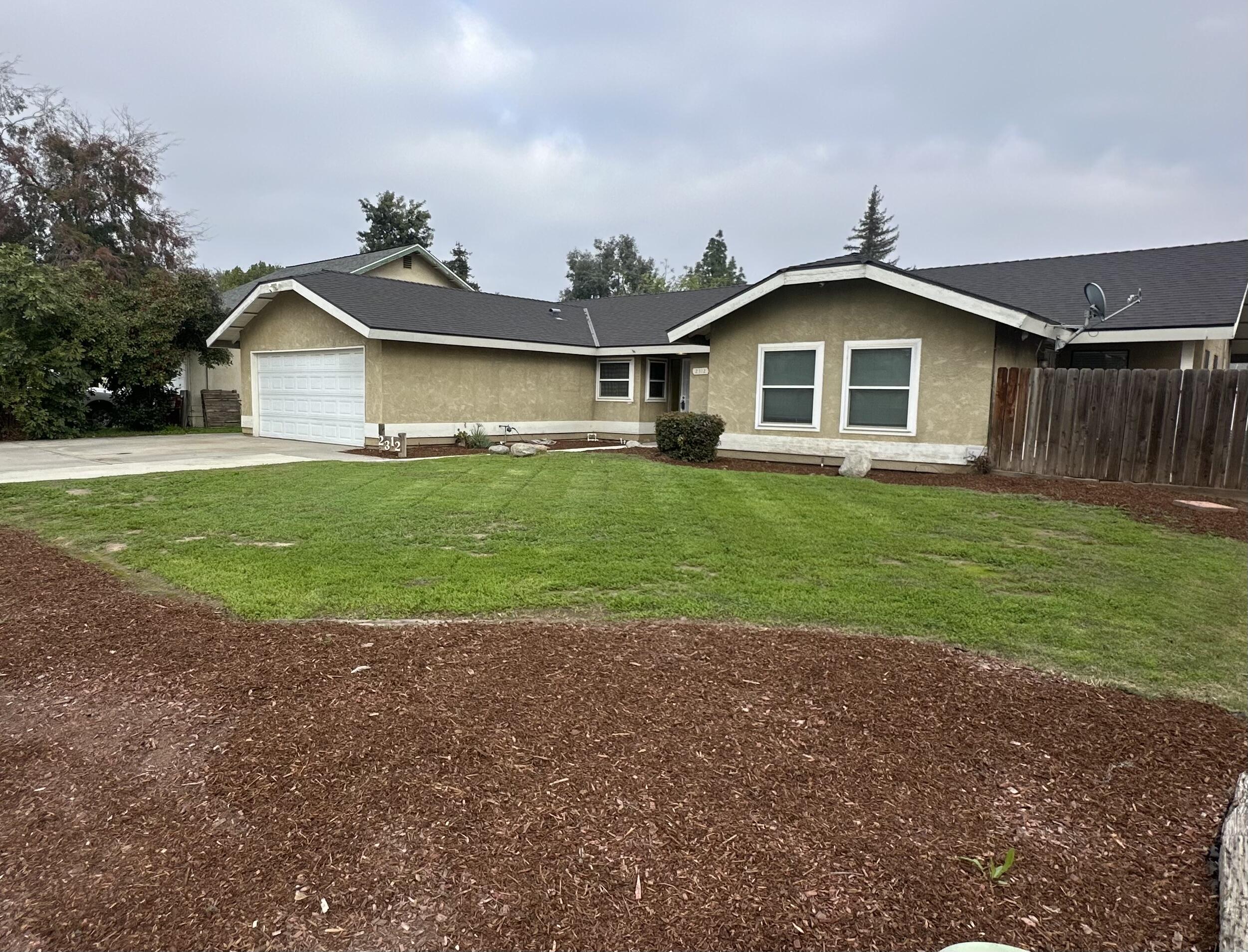 2312 S Divisadero St, Visalia, CA 93277