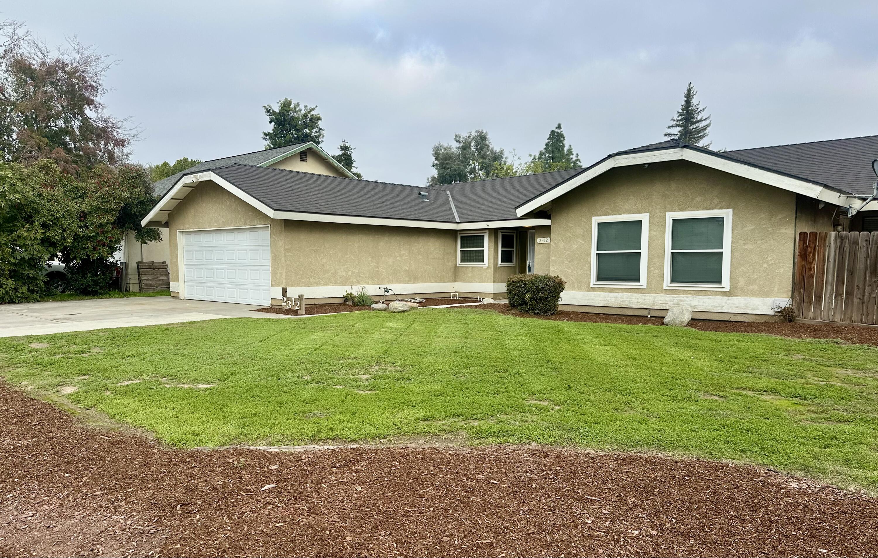 2312 S Divisadero St, Visalia, CA 93277