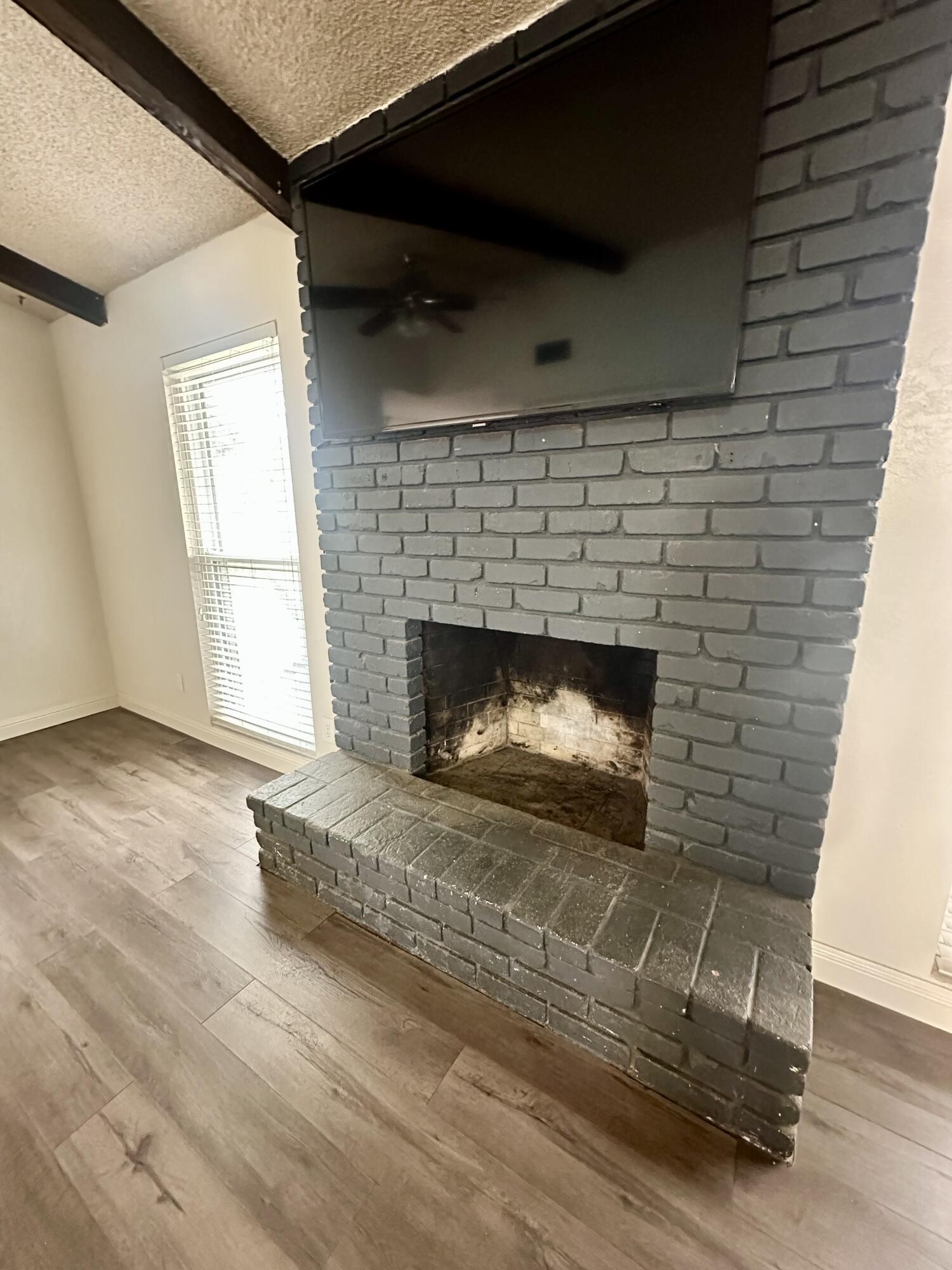 2312 S Divisadero St, Visalia, CA 93277