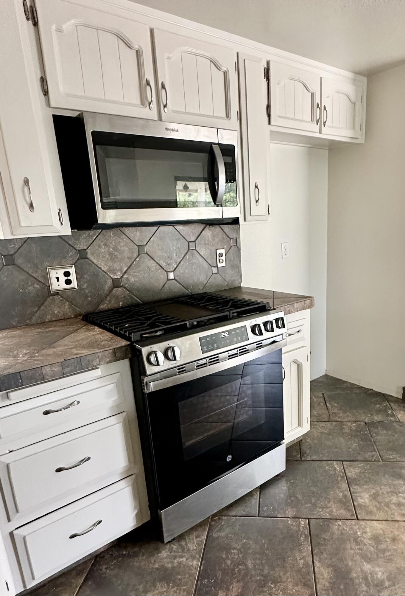 2312 S Divisadero St, Visalia, CA 93277