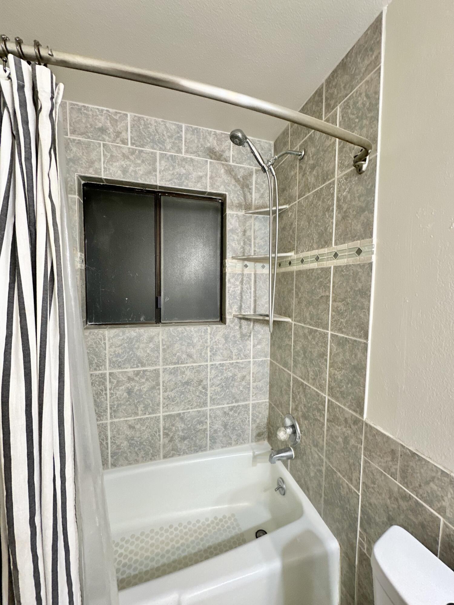 2312 S Divisadero St, Visalia, CA 93277