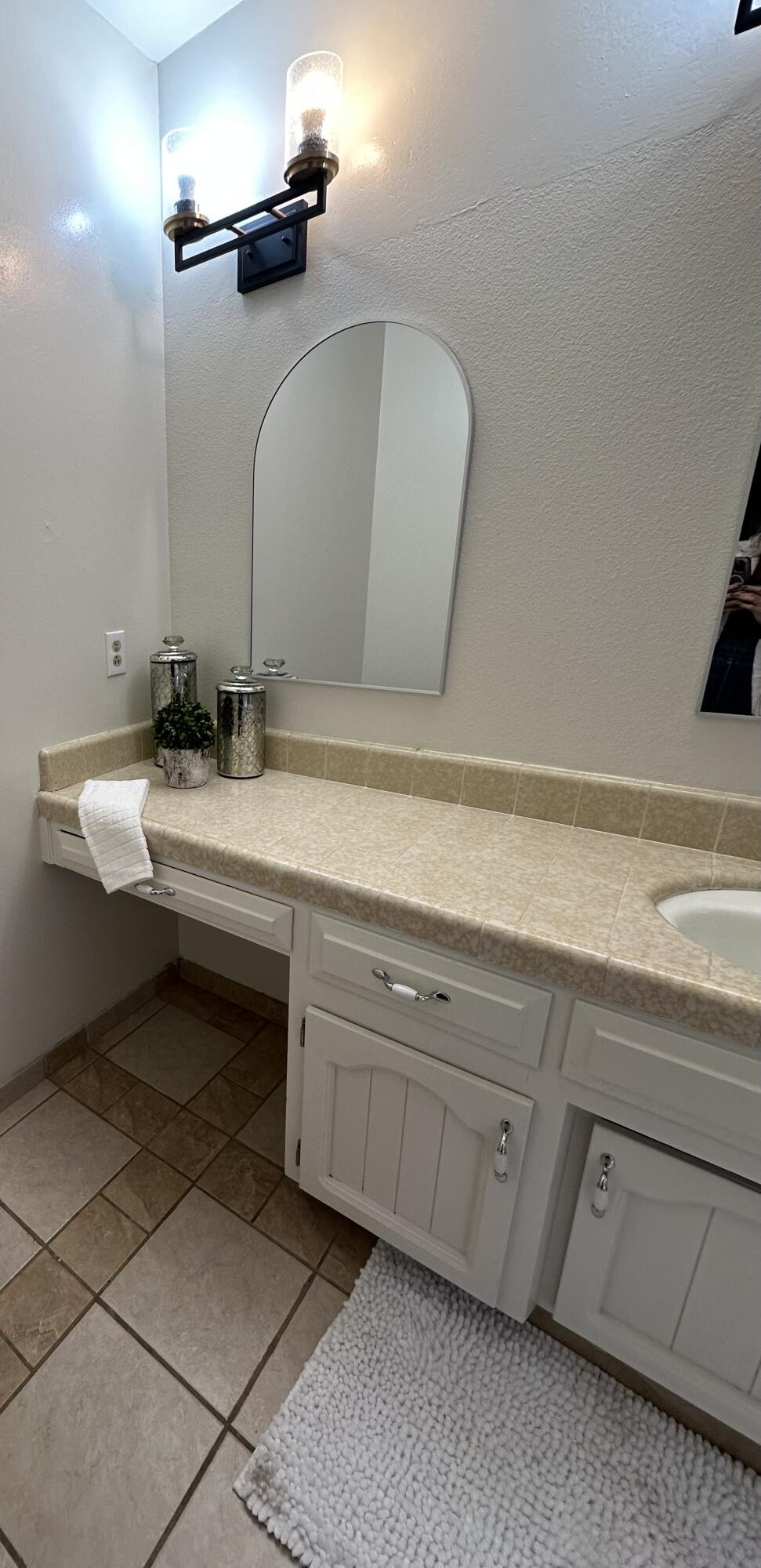 2312 S Divisadero St, Visalia, CA 93277