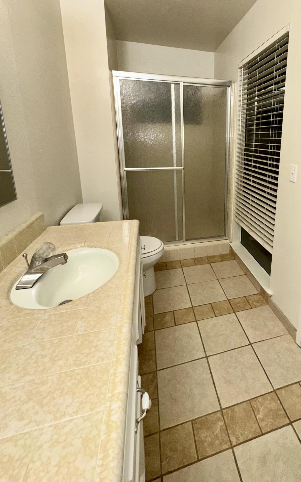 2312 S Divisadero St, Visalia, CA 93277