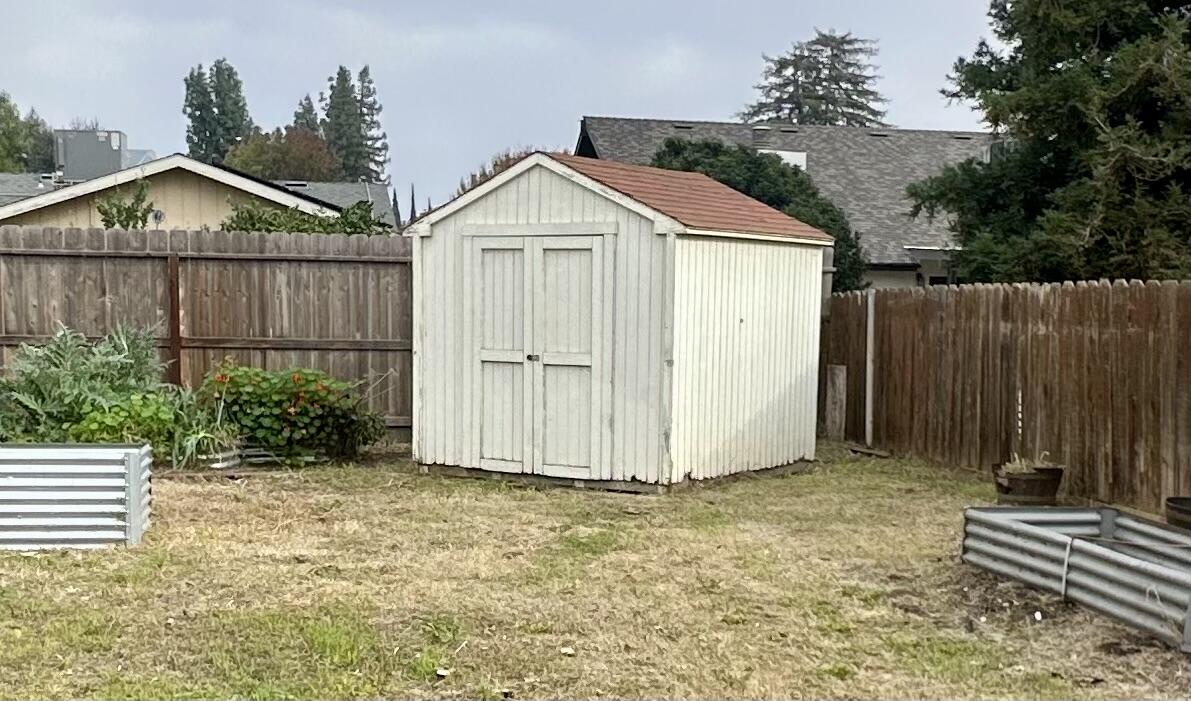 2312 S Divisadero St, Visalia, CA 93277