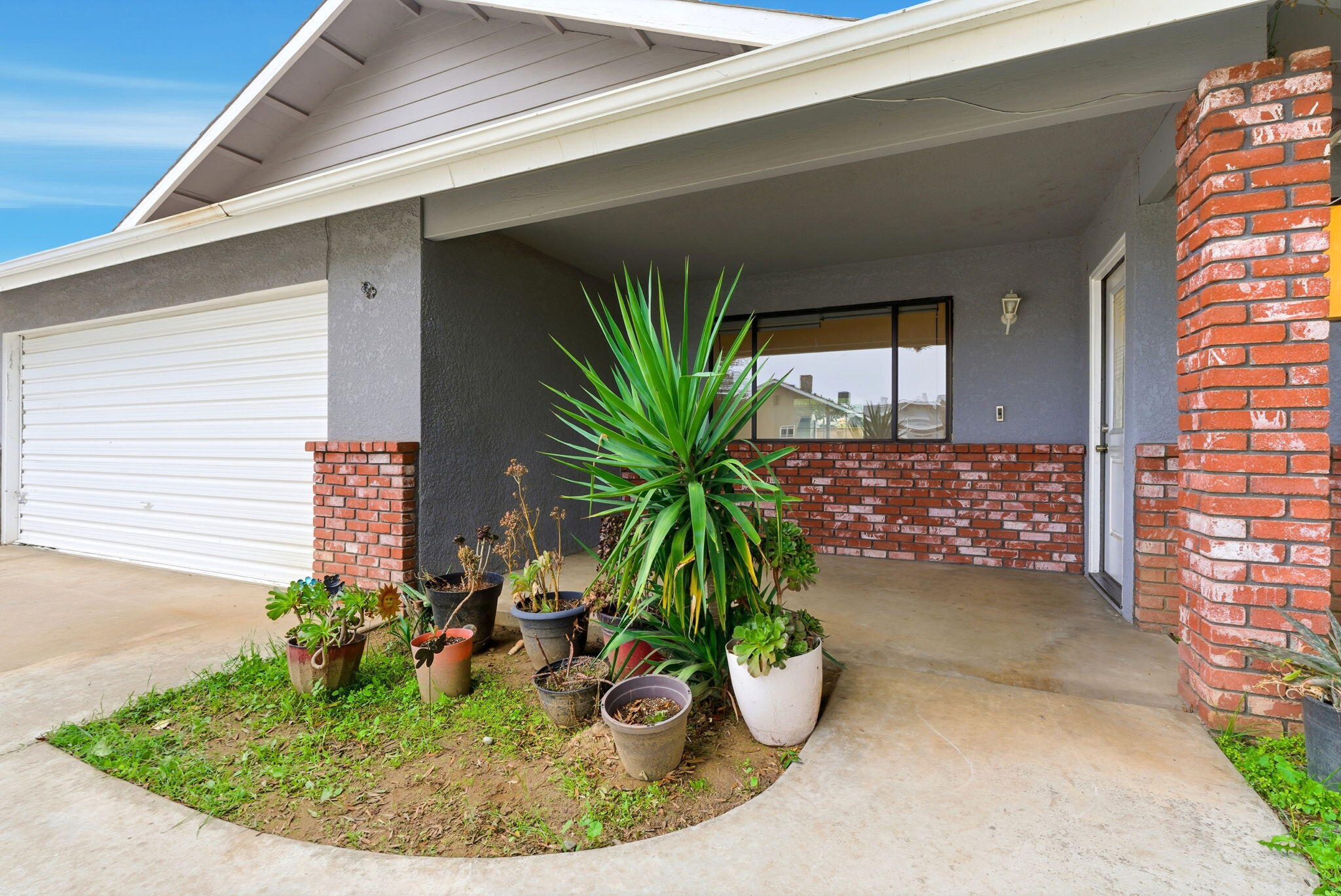 2320 W Kanai Ave, Porterville, CA 93257