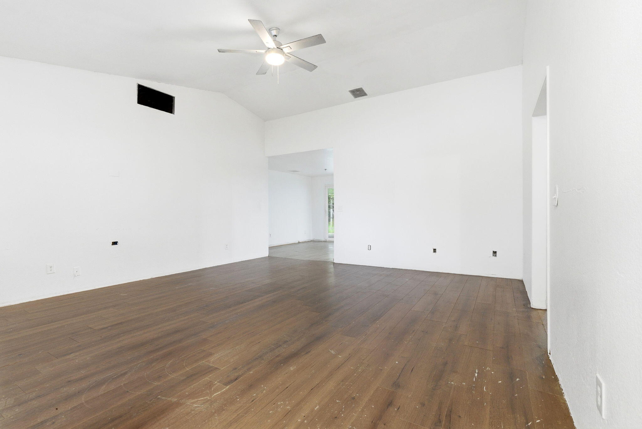 2320 W Kanai Ave, Porterville, CA 93257