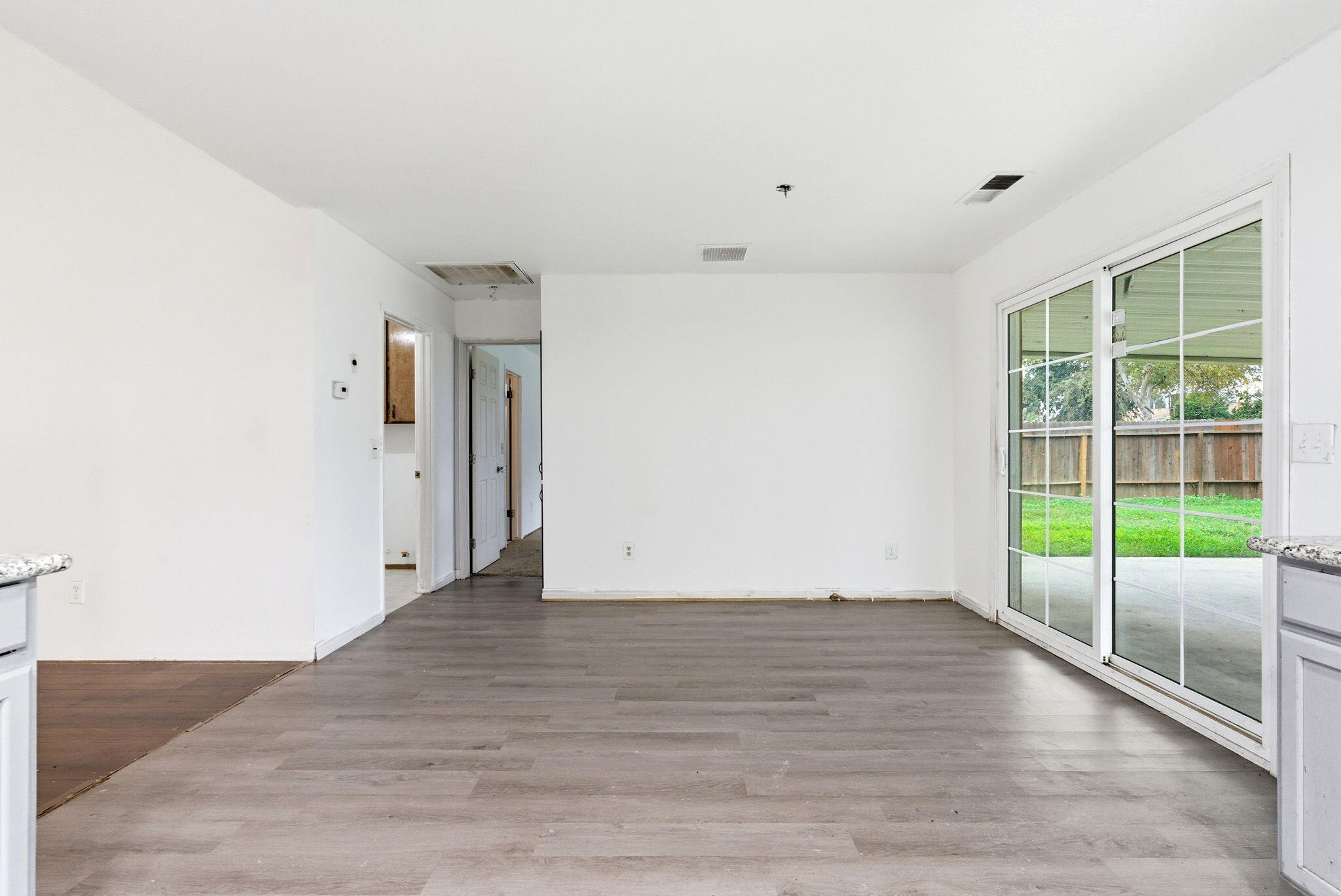 2320 W Kanai Ave, Porterville, CA 93257