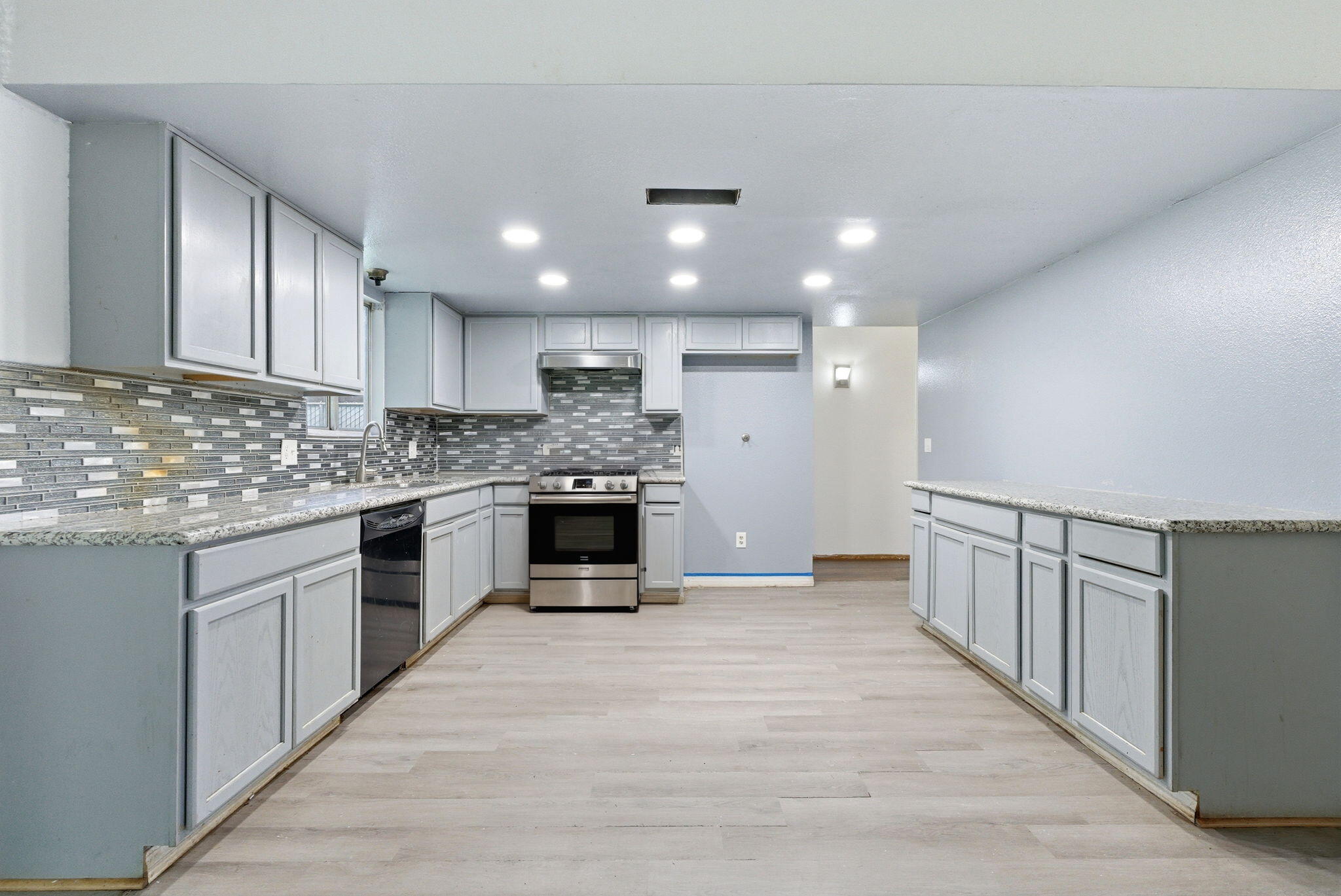 2320 W Kanai Ave, Porterville, CA 93257