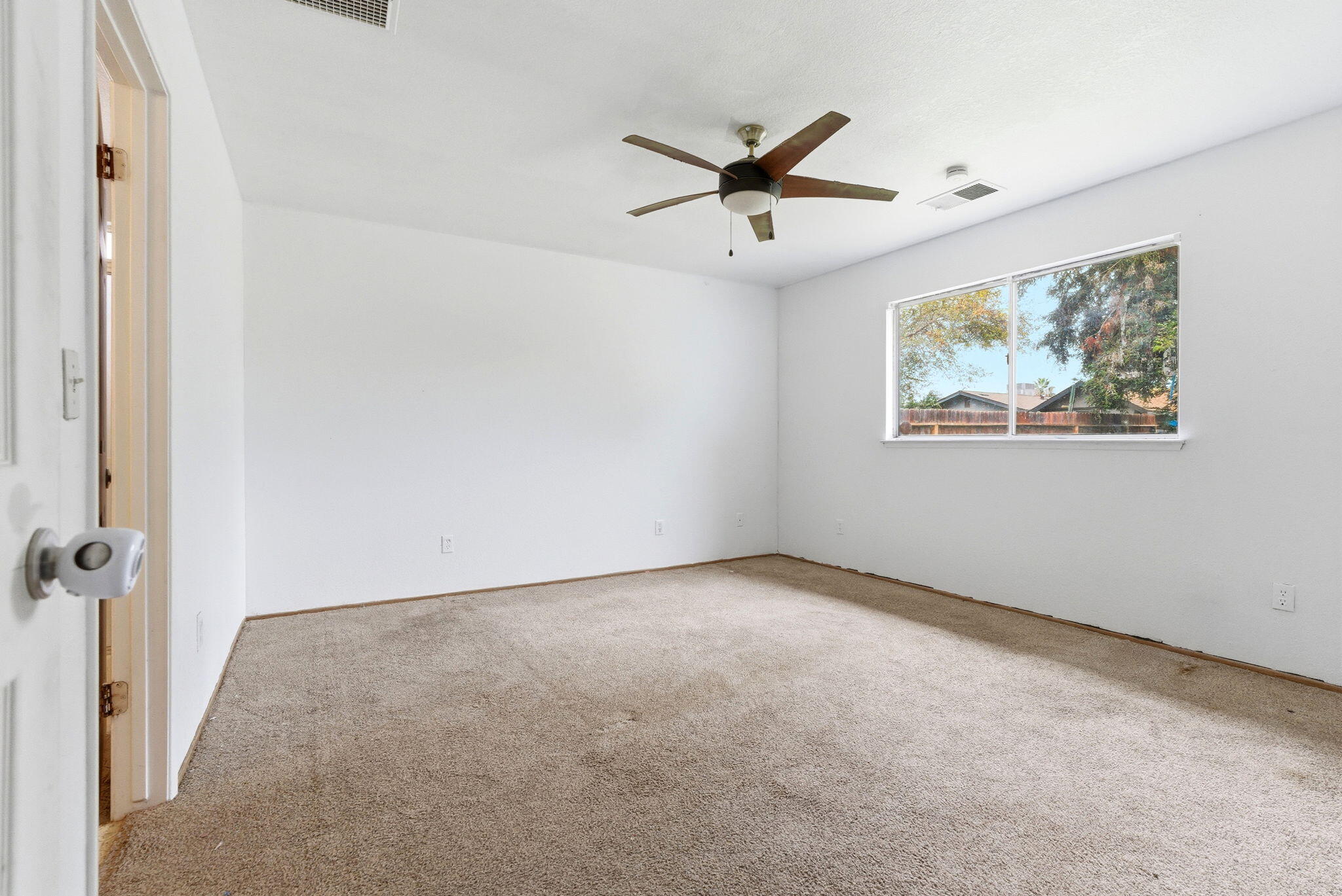 2320 W Kanai Ave, Porterville, CA 93257