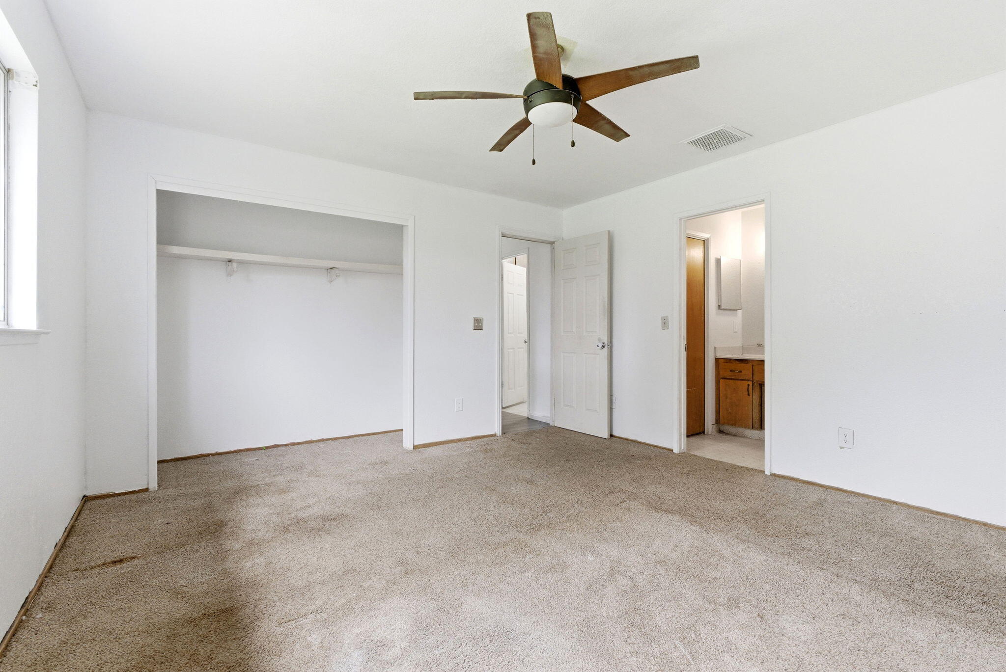 2320 W Kanai Ave, Porterville, CA 93257