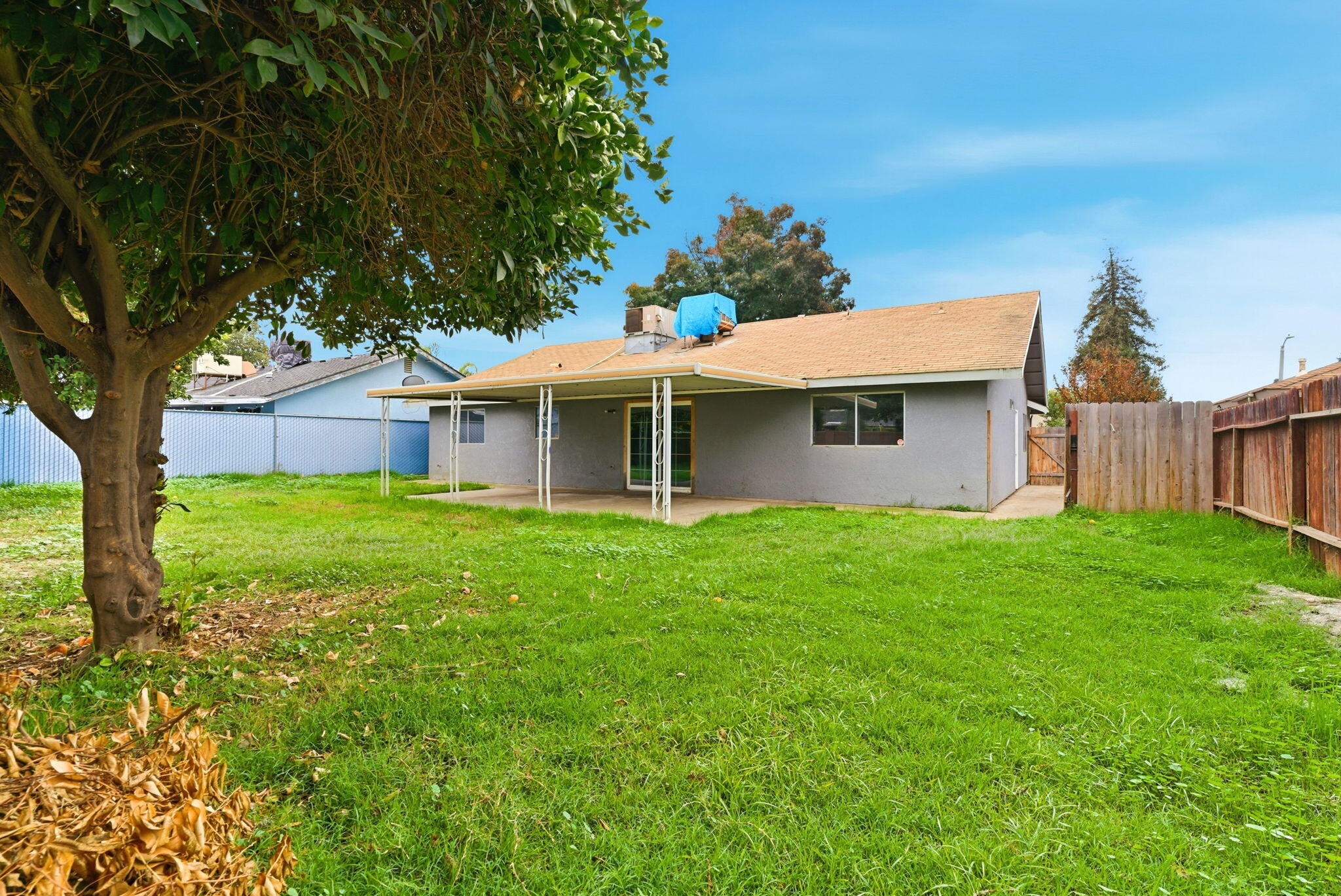 2320 W Kanai Ave, Porterville, CA 93257