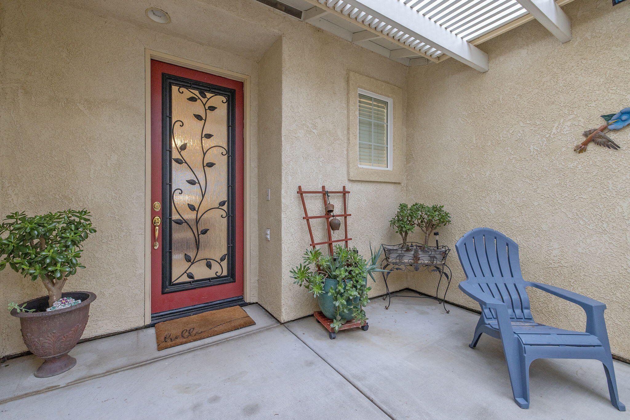 714 N Magna Carta Ave, Hanford, CA 93230