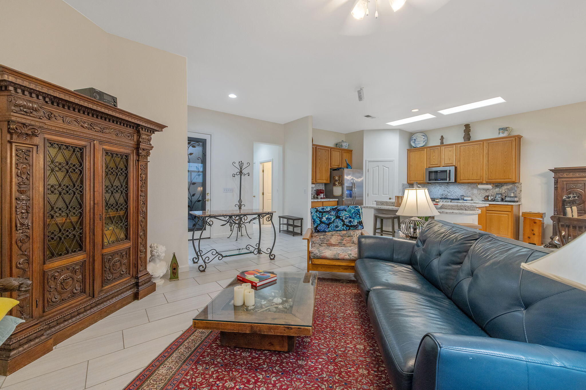 714 N Magna Carta Ave, Hanford, CA 93230