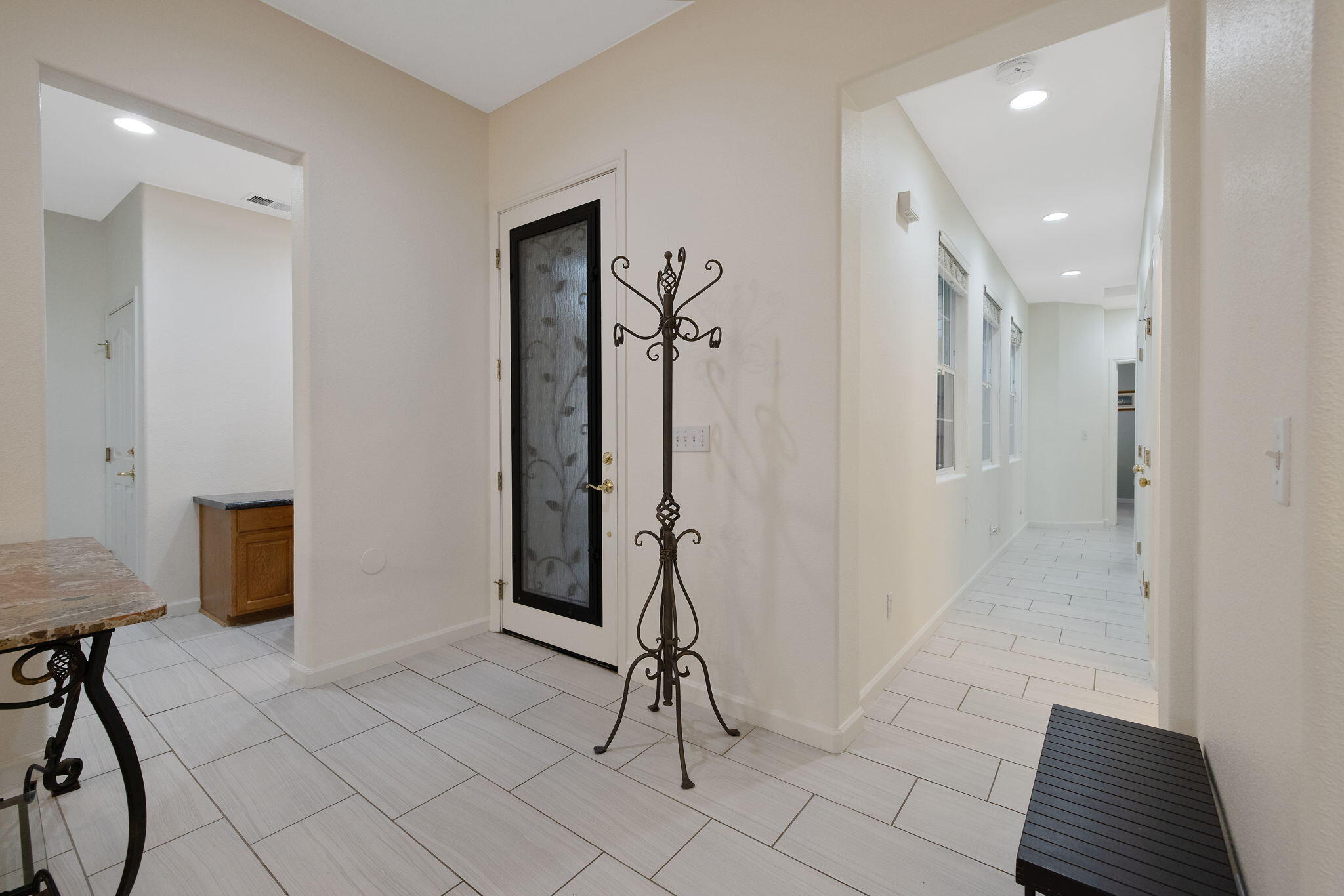 714 N Magna Carta Ave, Hanford, CA 93230