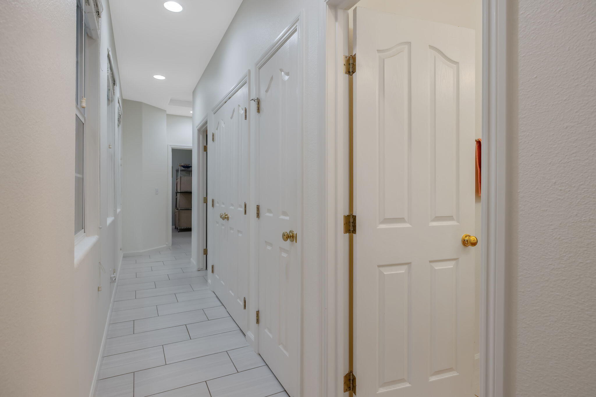 714 N Magna Carta Ave, Hanford, CA 93230