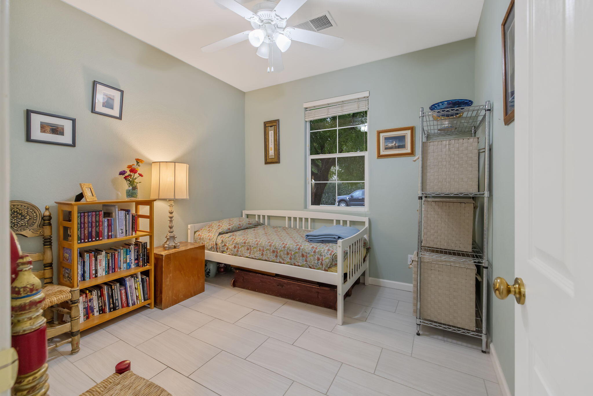 714 N Magna Carta Ave, Hanford, CA 93230