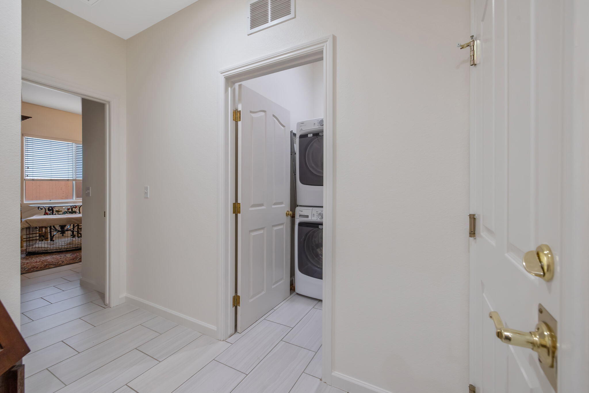 714 N Magna Carta Ave, Hanford, CA 93230