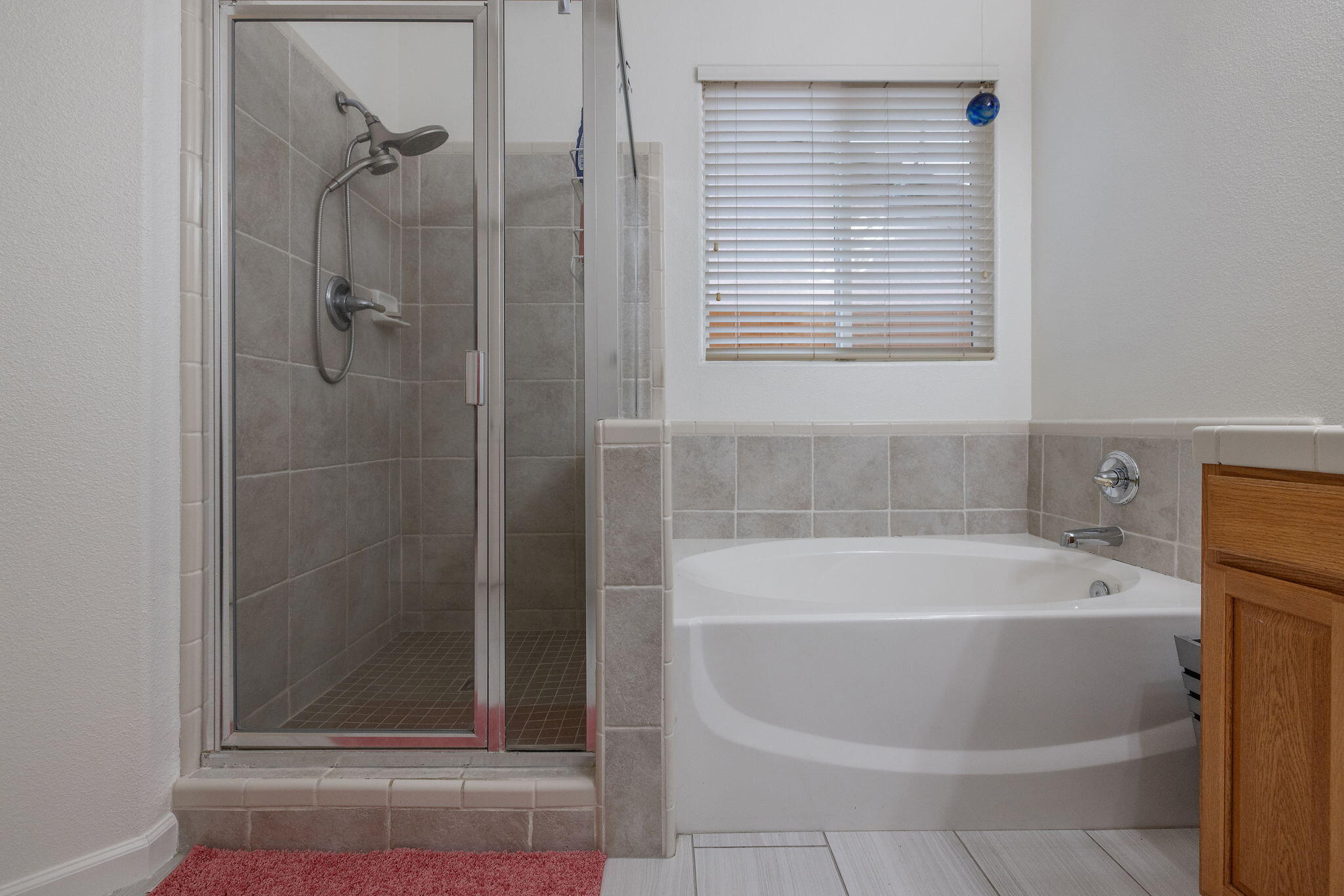 714 N Magna Carta Ave, Hanford, CA 93230