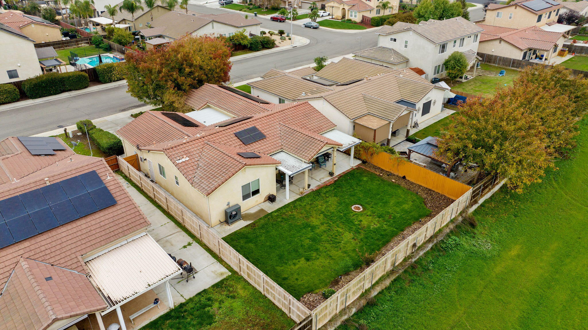 714 N Magna Carta Ave, Hanford, CA 93230