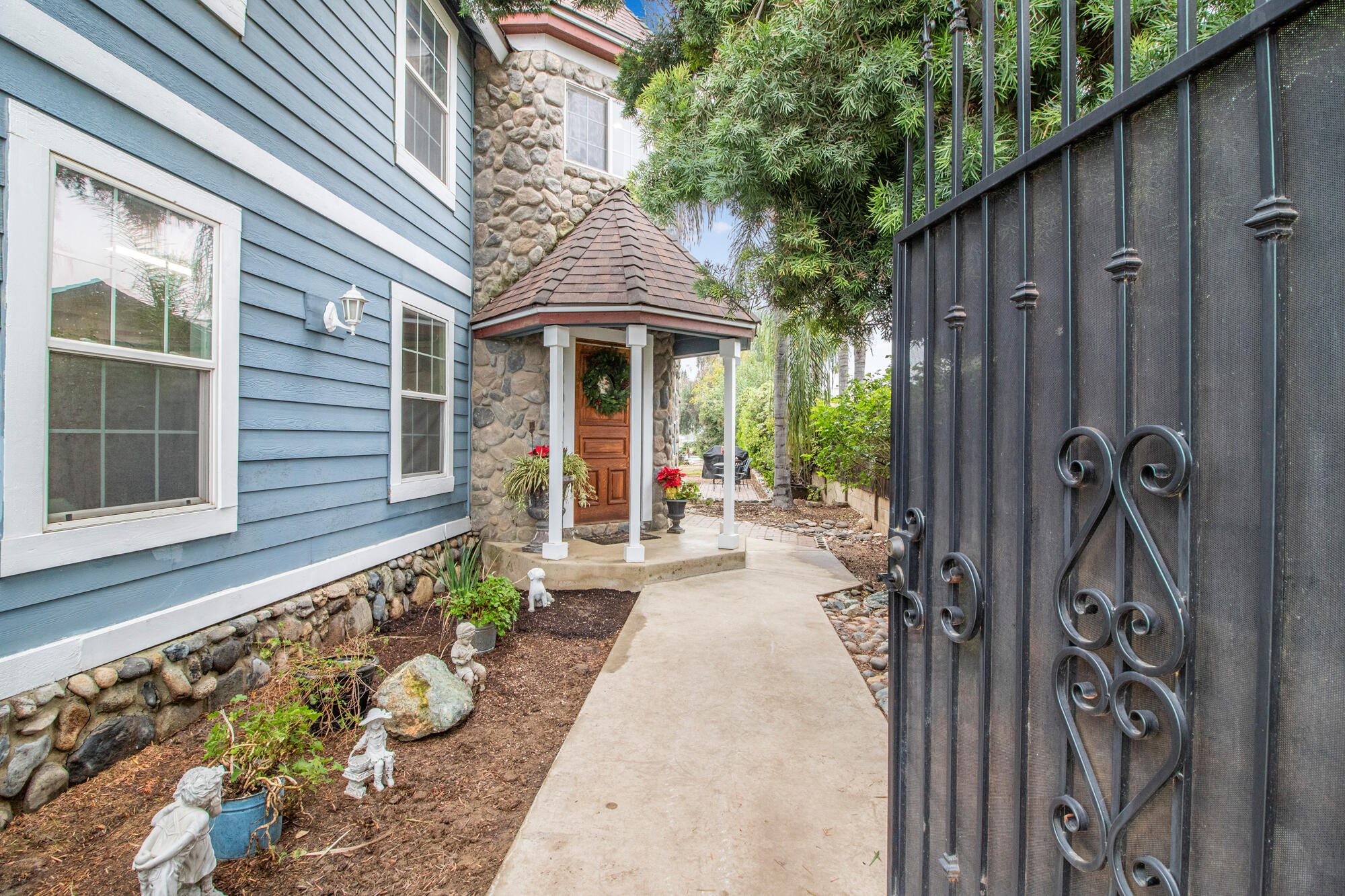 2505 S Ben Maddox Way, Visalia, CA 93292