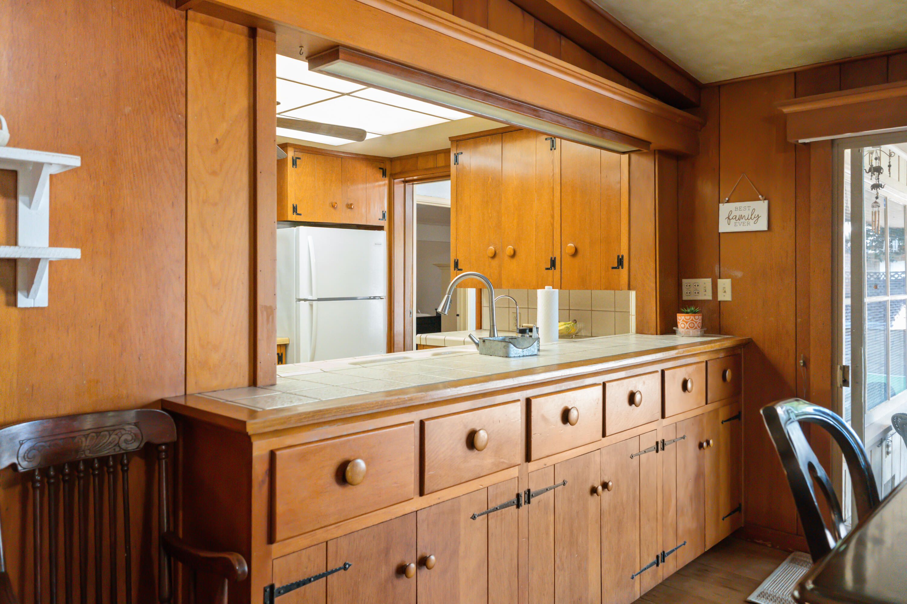 531 E Walnut St, Exeter, CA 93221