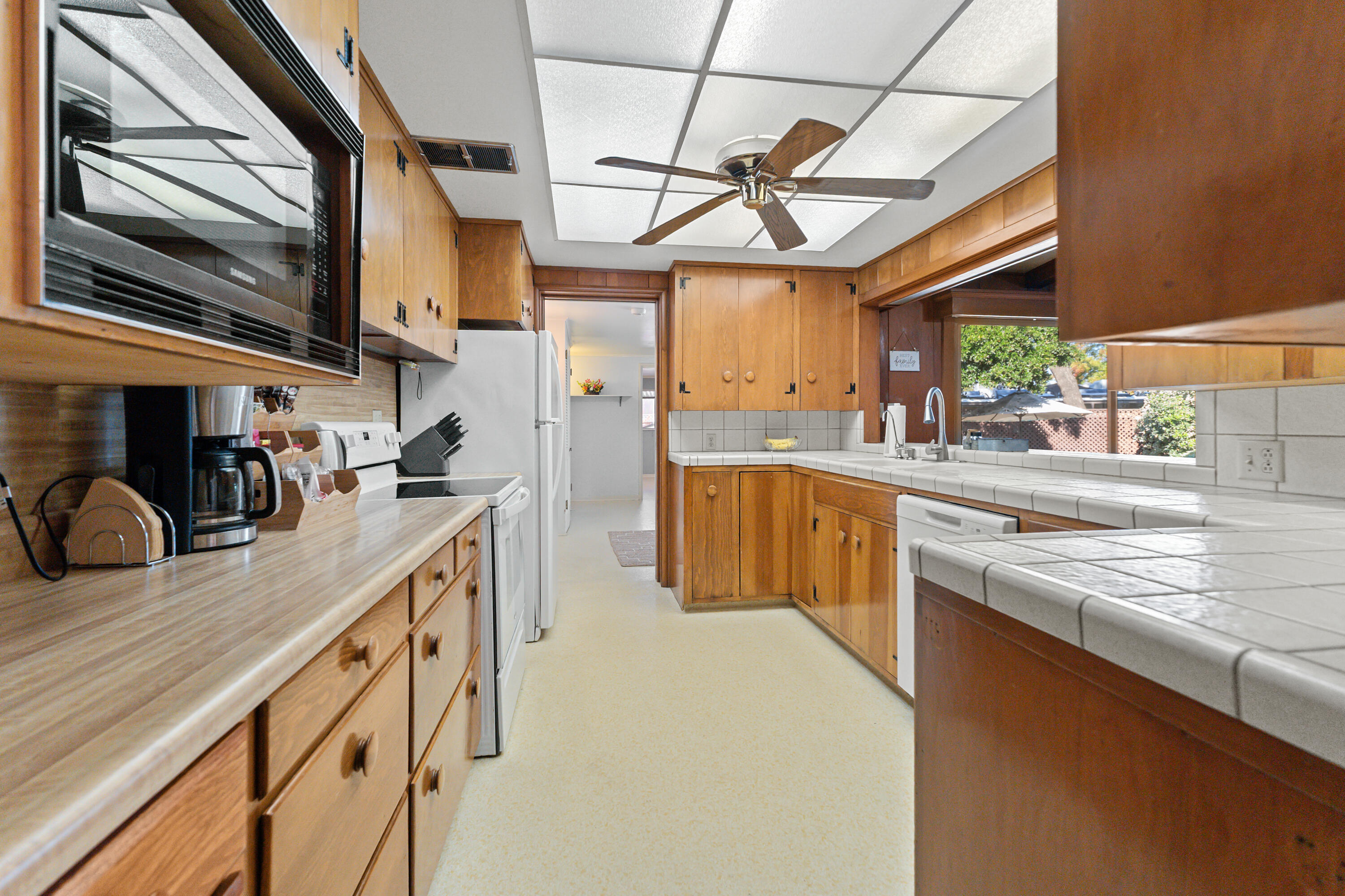 531 E Walnut St, Exeter, CA 93221