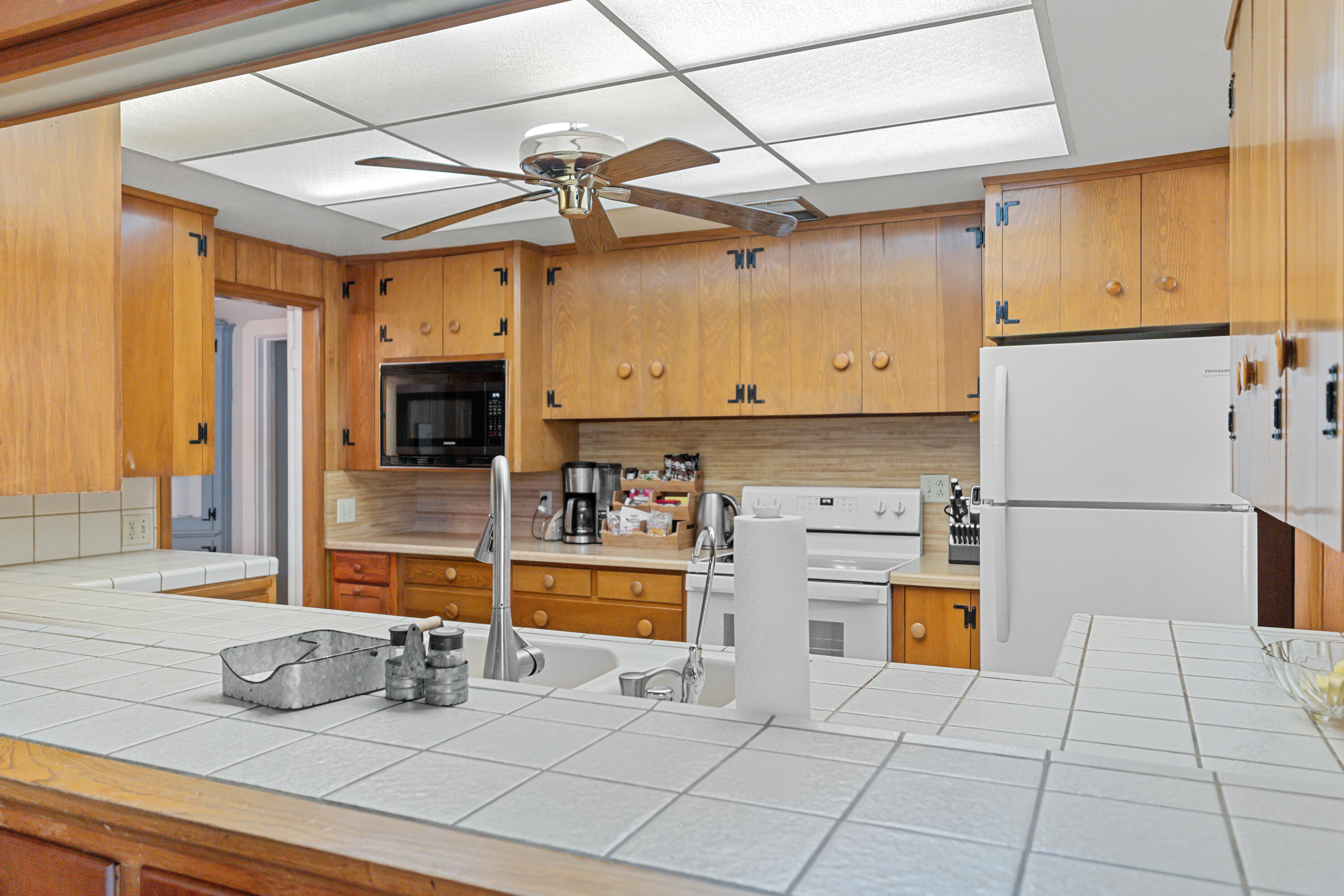 531 E Walnut St, Exeter, CA 93221