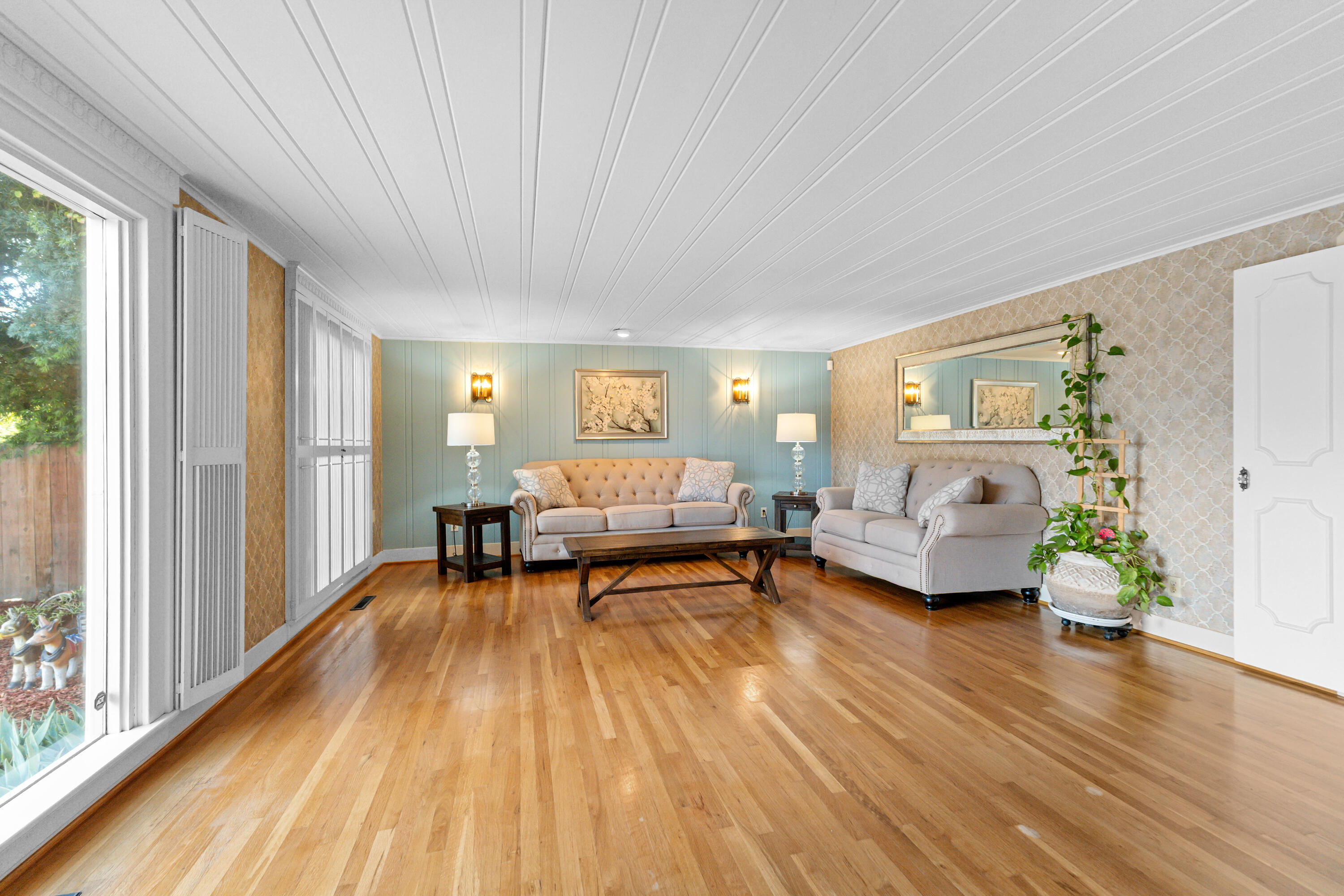 531 E Walnut St, Exeter, CA 93221