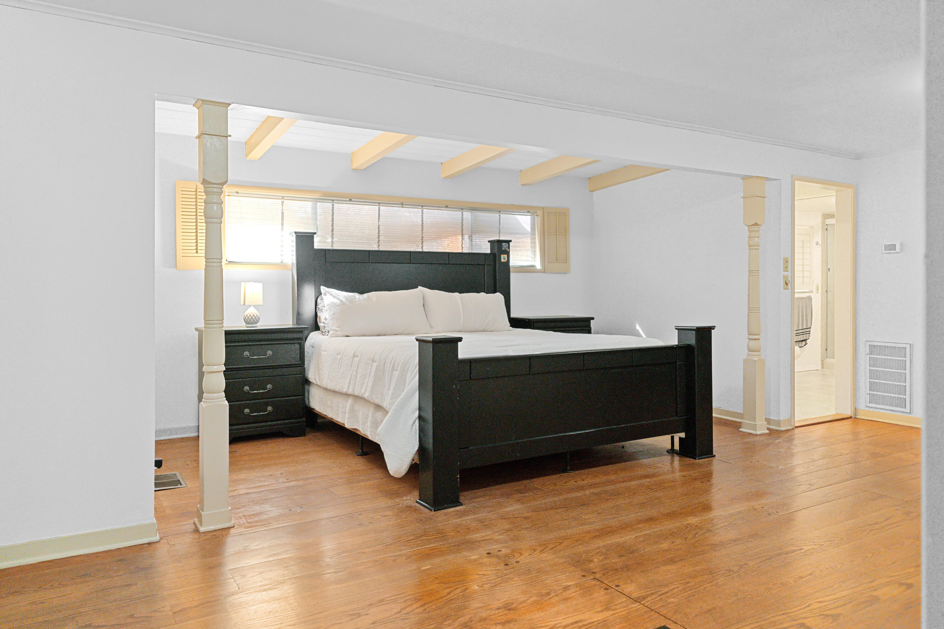 531 E Walnut St, Exeter, CA 93221