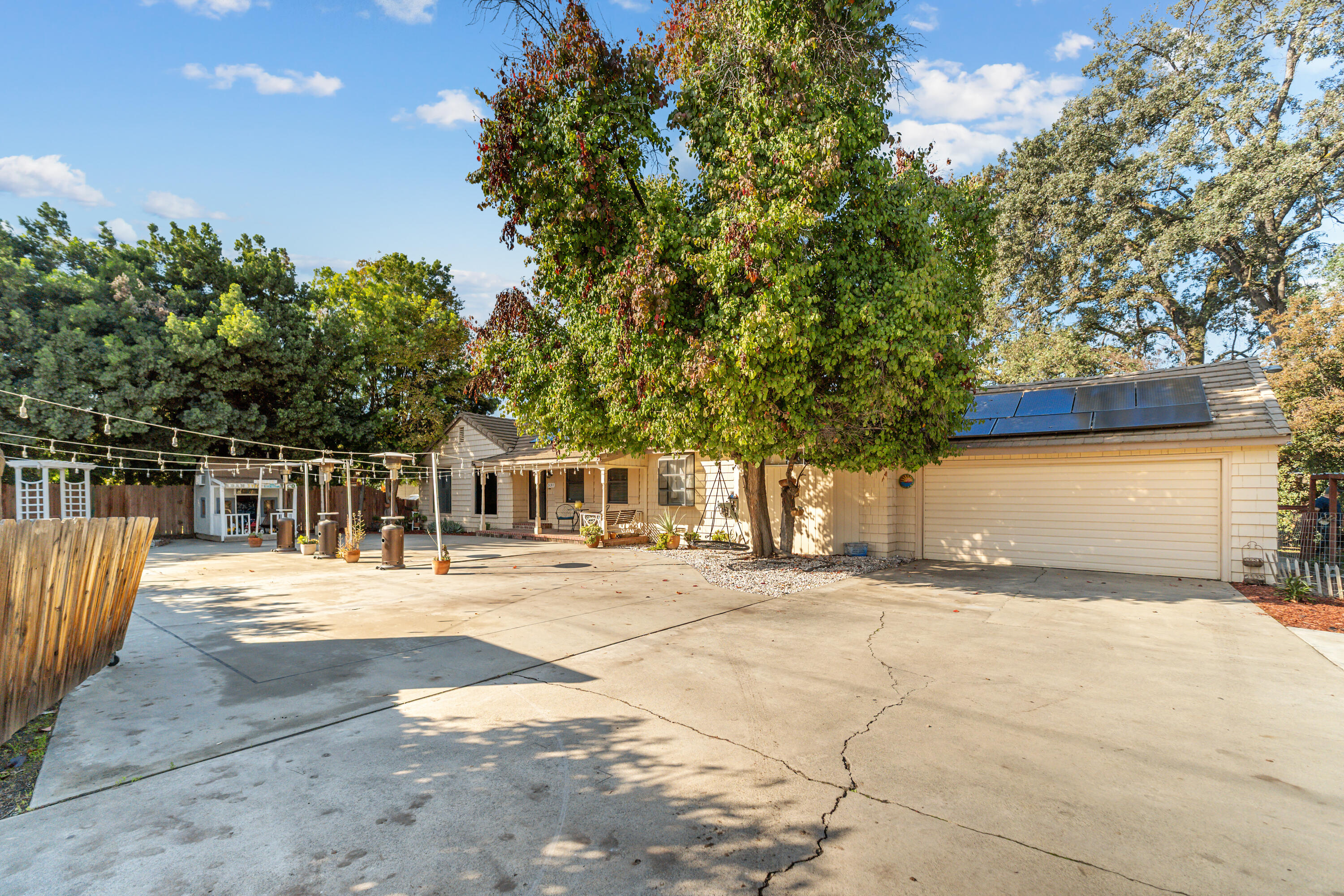 531 E Walnut St, Exeter, CA 93221