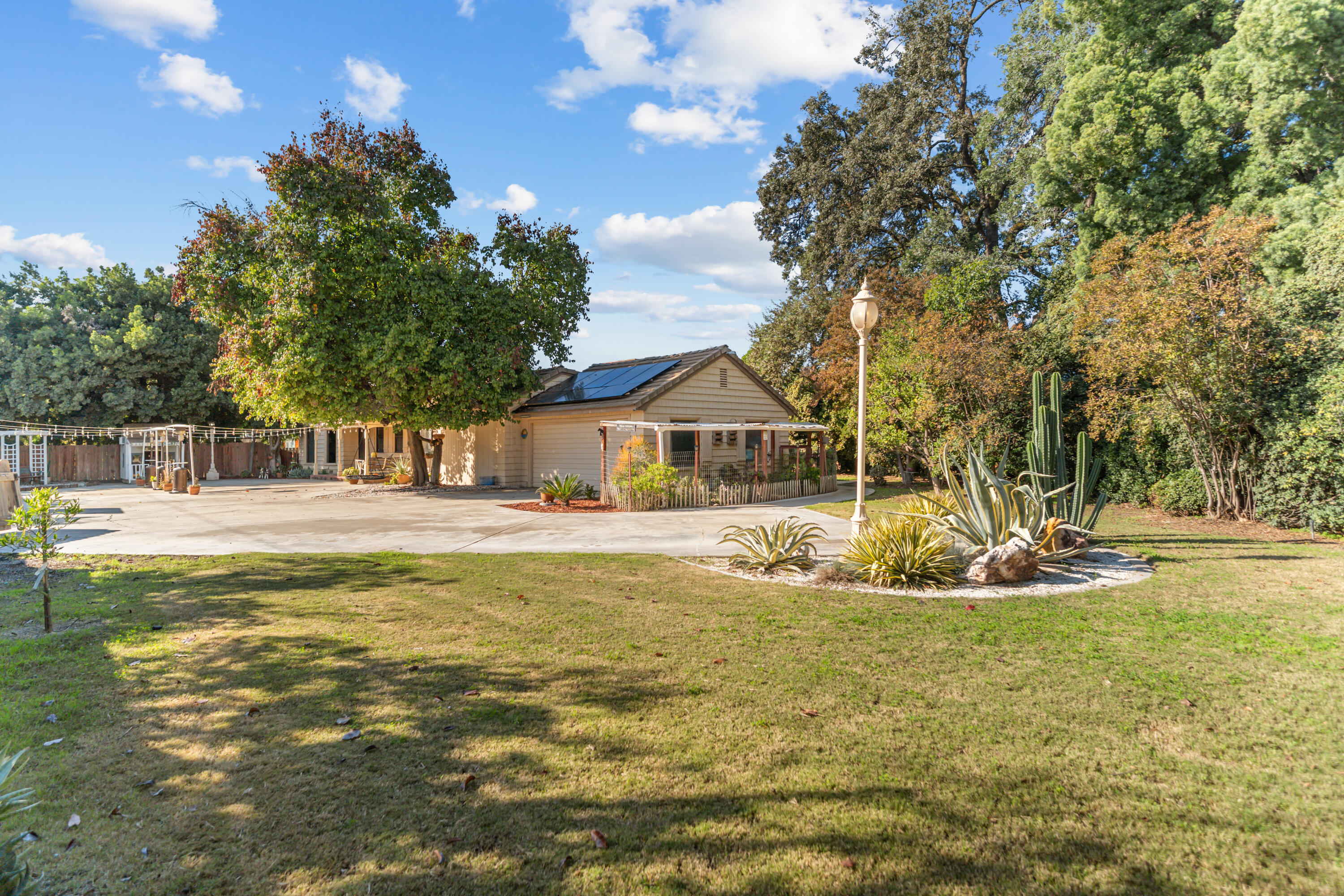 531 E Walnut St, Exeter, CA 93221