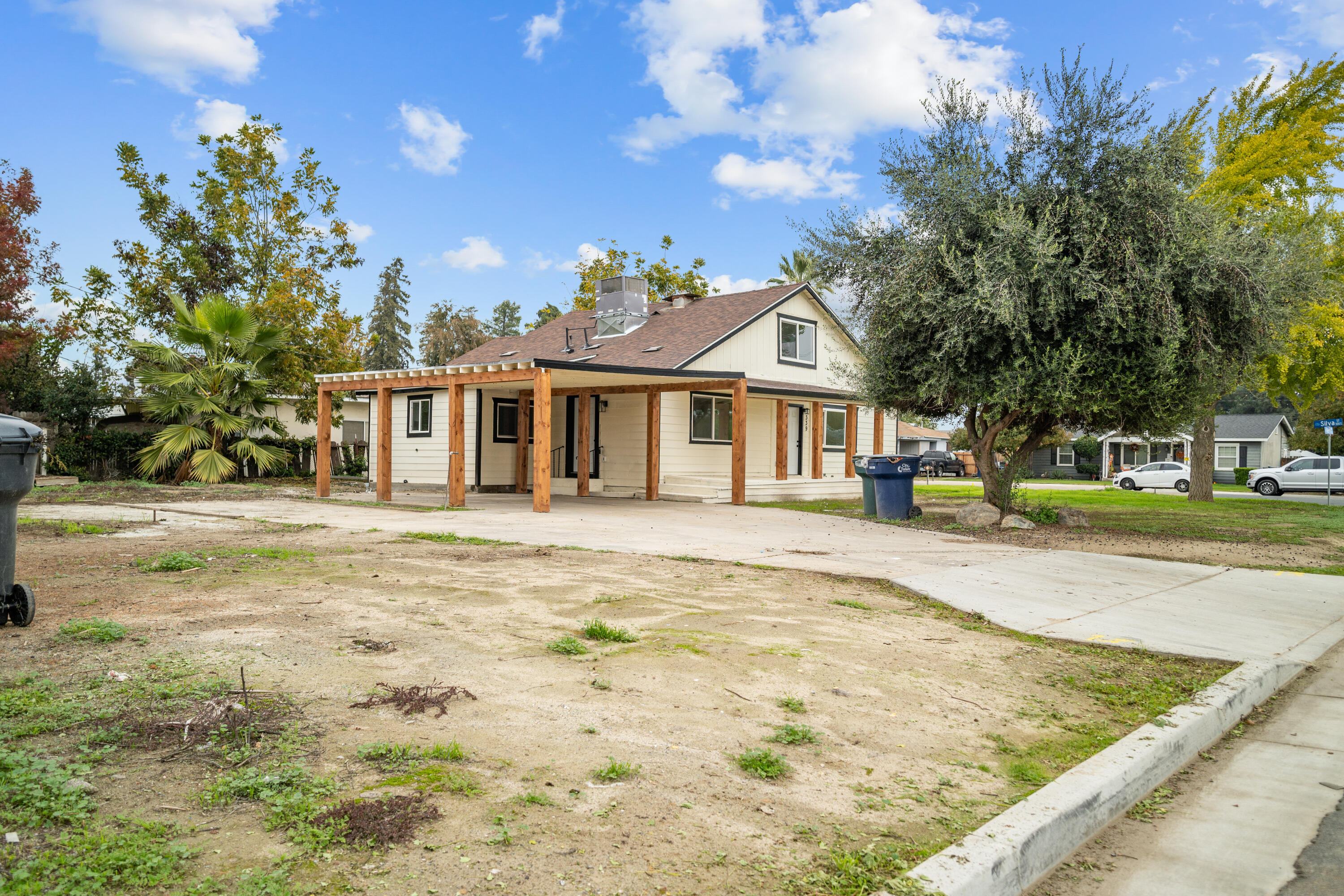 339 S Silva St, Tulare, CA 93274