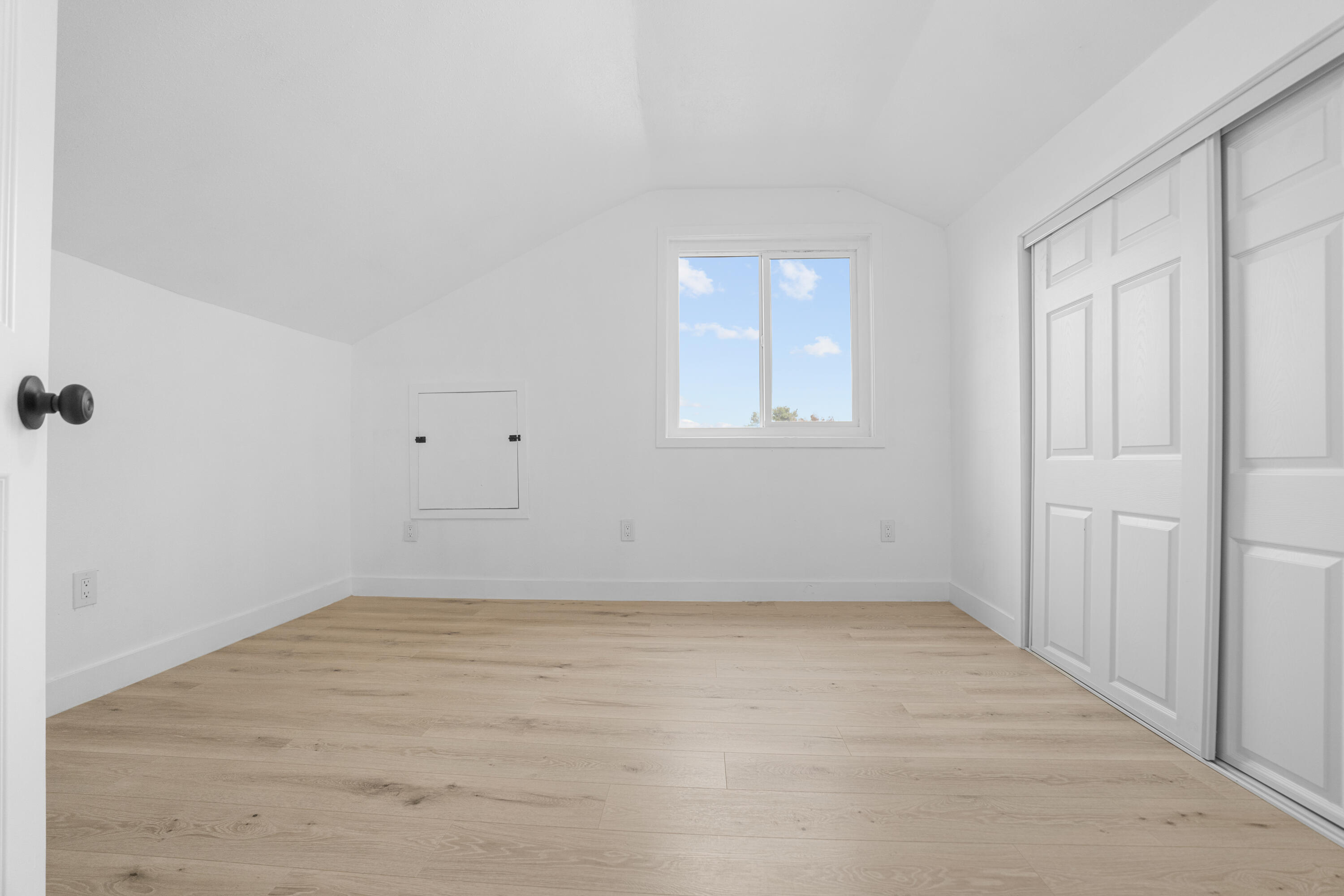 339 S Silva St, Tulare, CA 93274