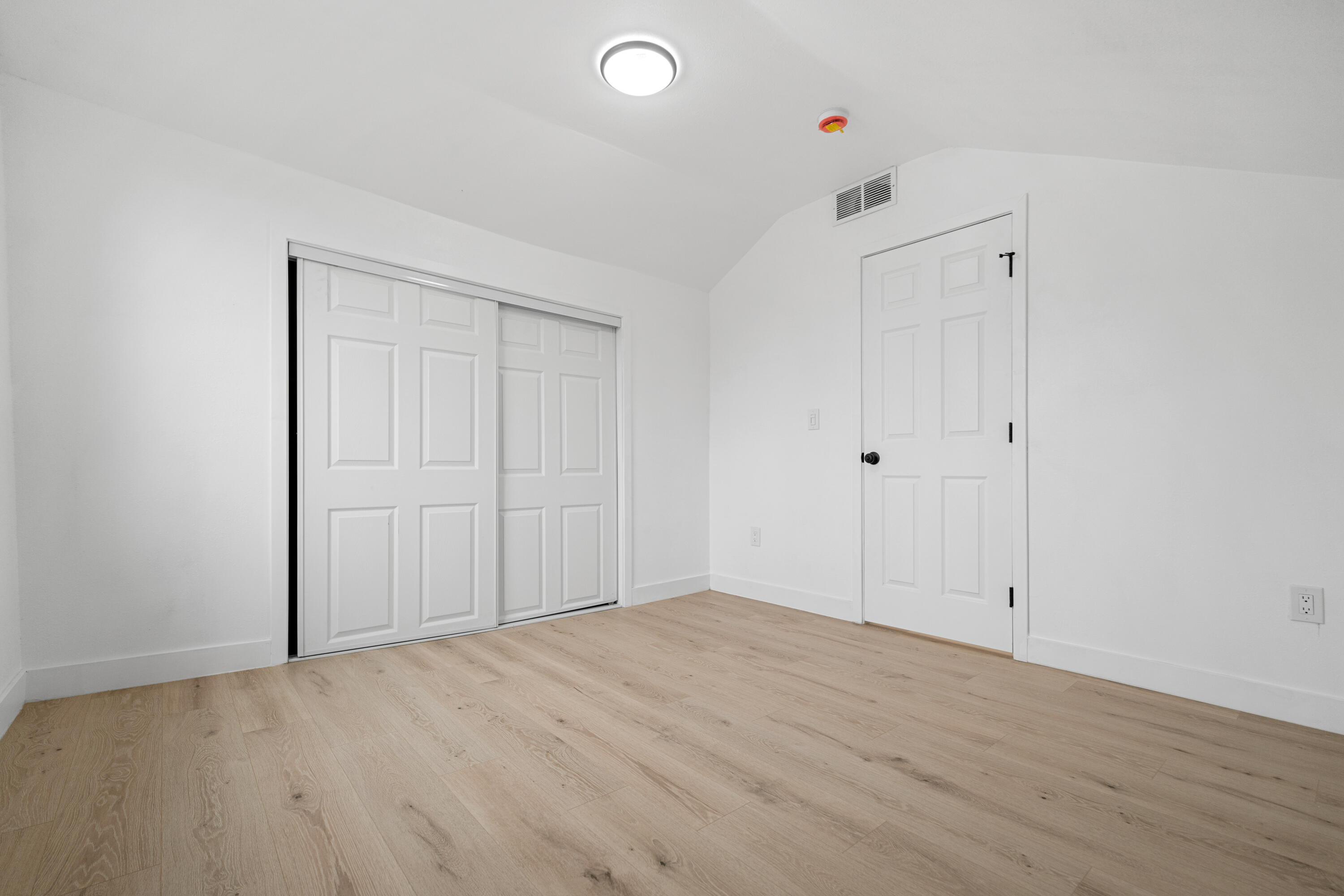 339 S Silva St, Tulare, CA 93274