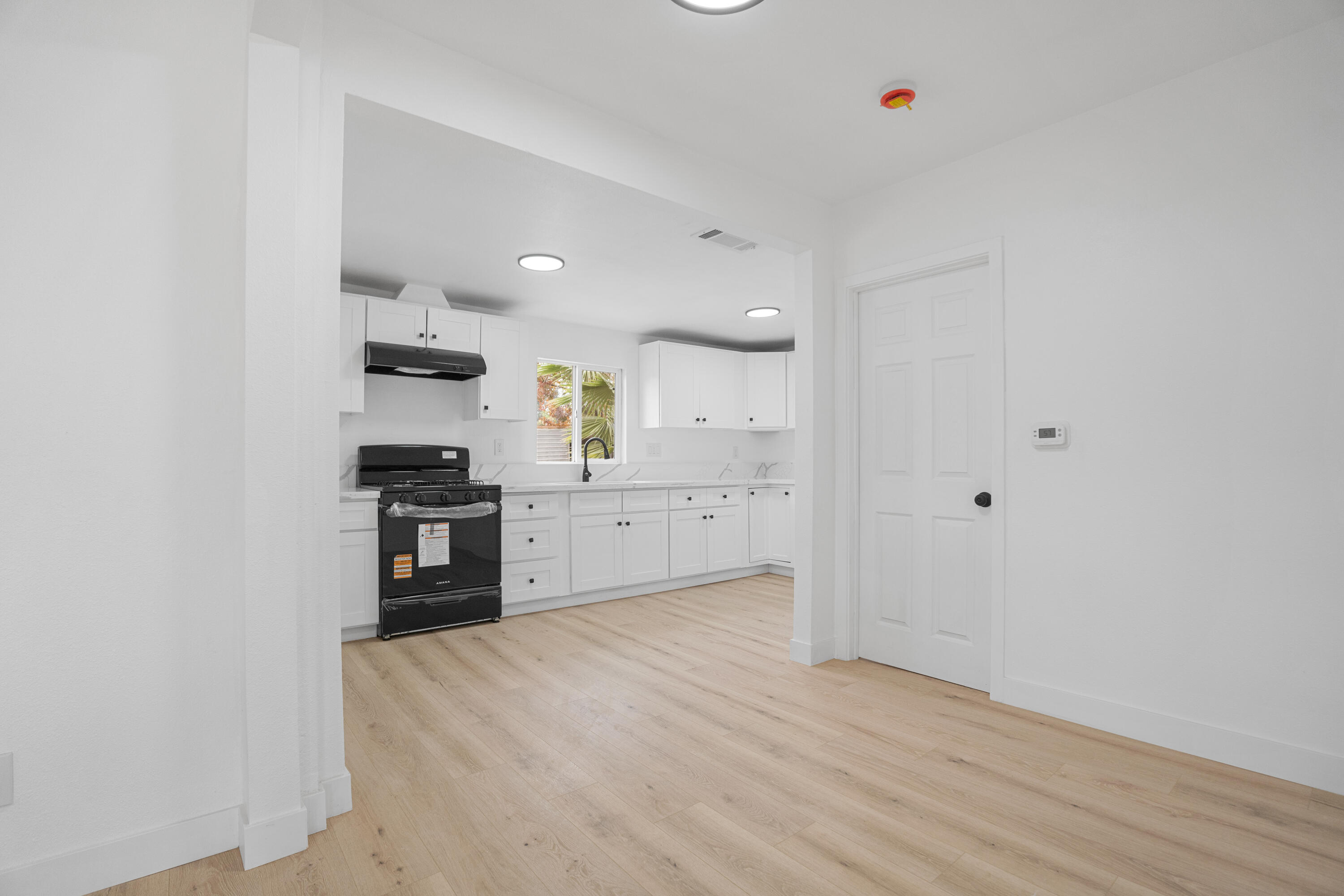 339 S Silva St, Tulare, CA 93274