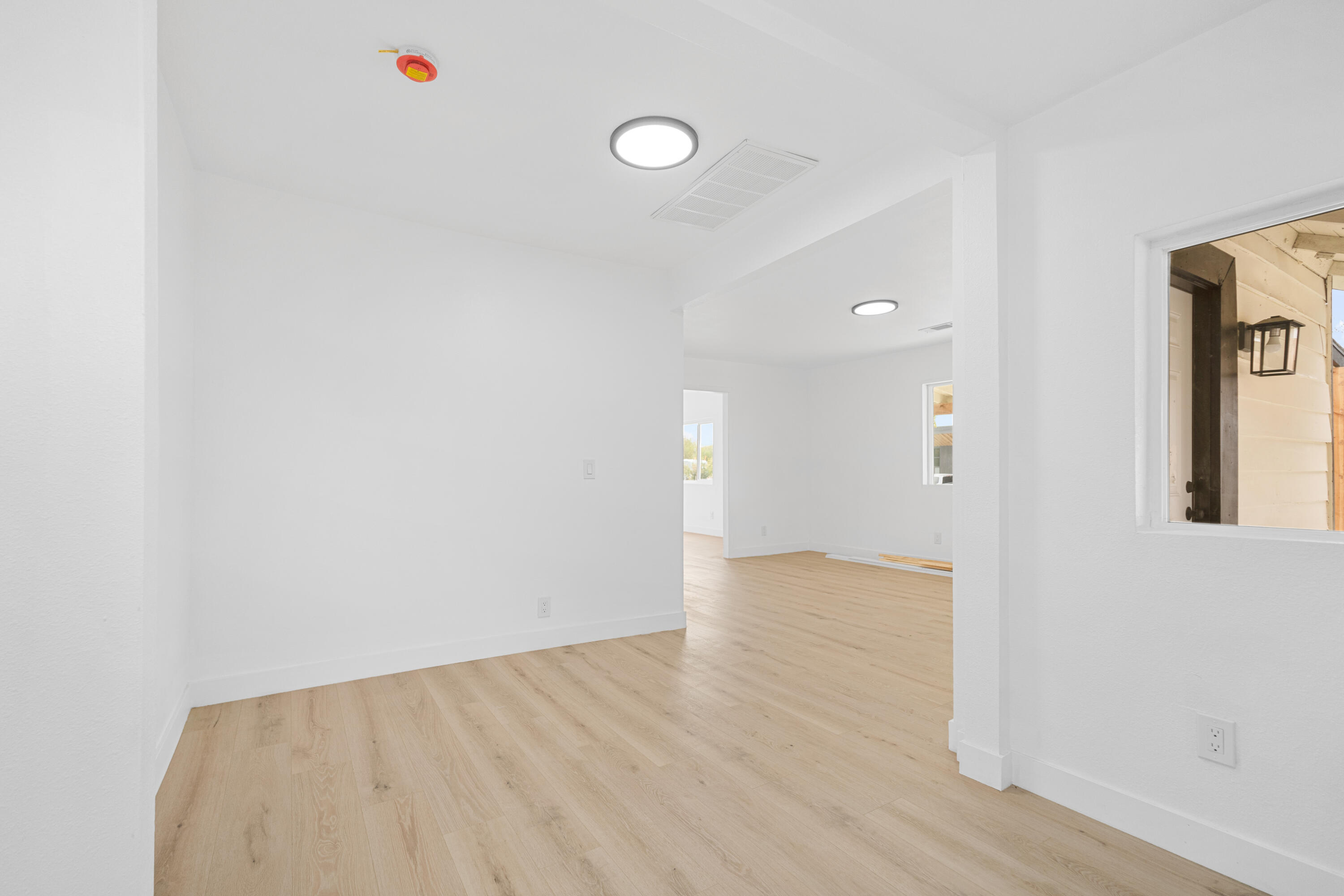 339 S Silva St, Tulare, CA 93274