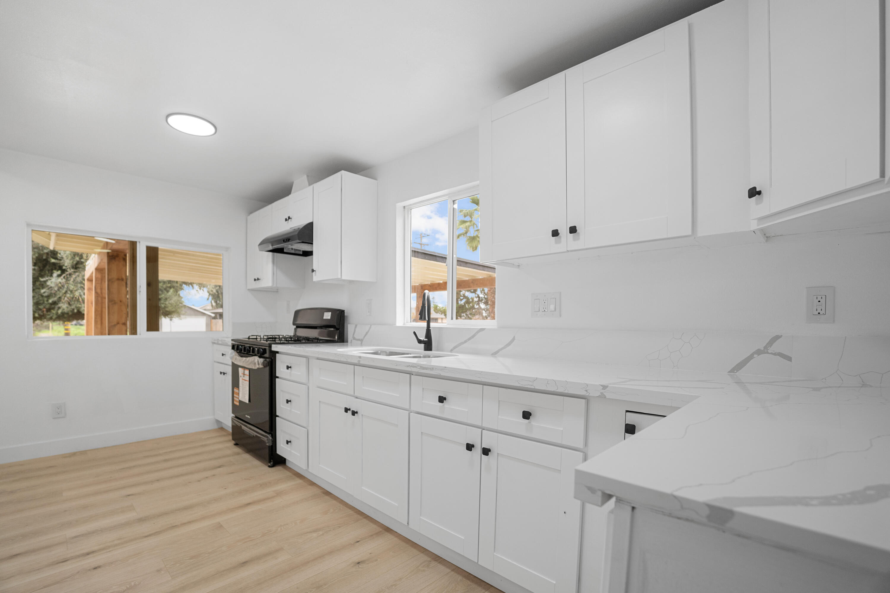 339 S Silva St, Tulare, CA 93274