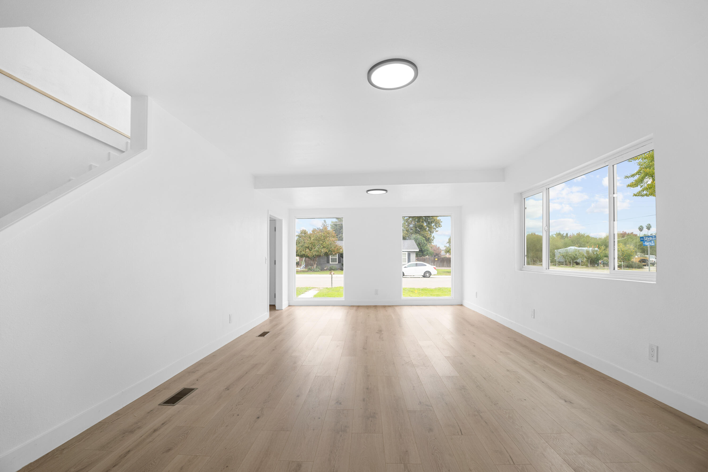 339 S Silva St, Tulare, CA 93274