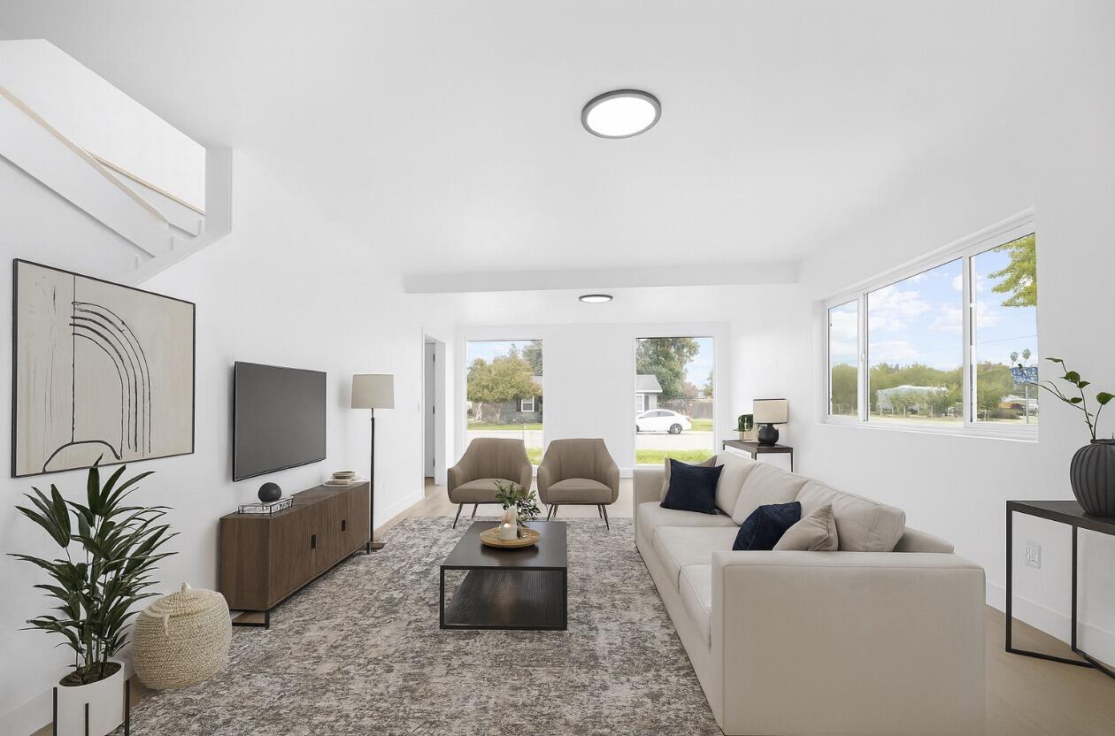 339 S Silva St, Tulare, CA 93274