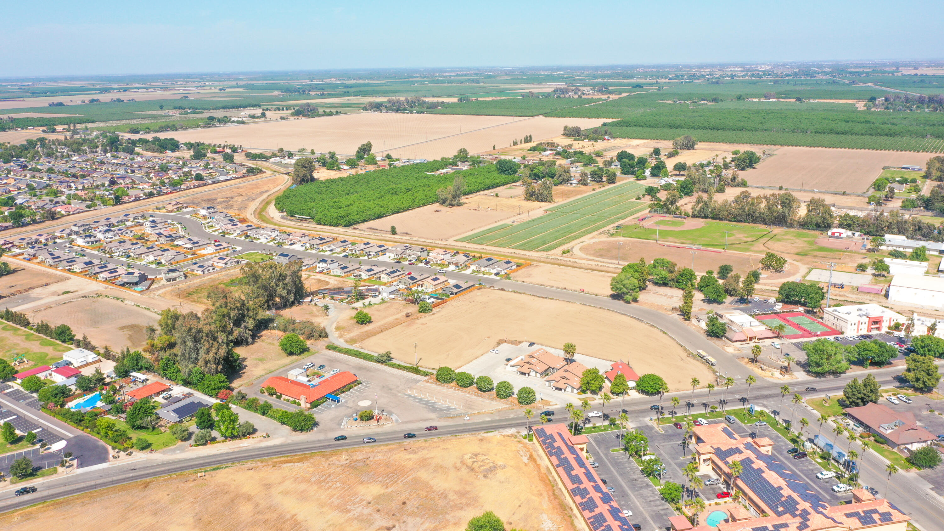 836 E D St, Lemoore, CA 93245