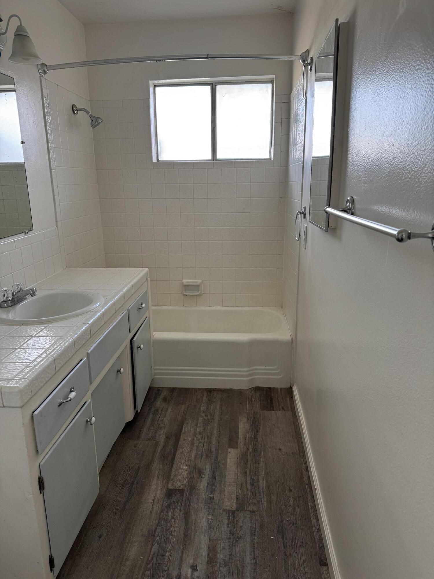 315 W Glendale Ave, Lemoore, CA 93245