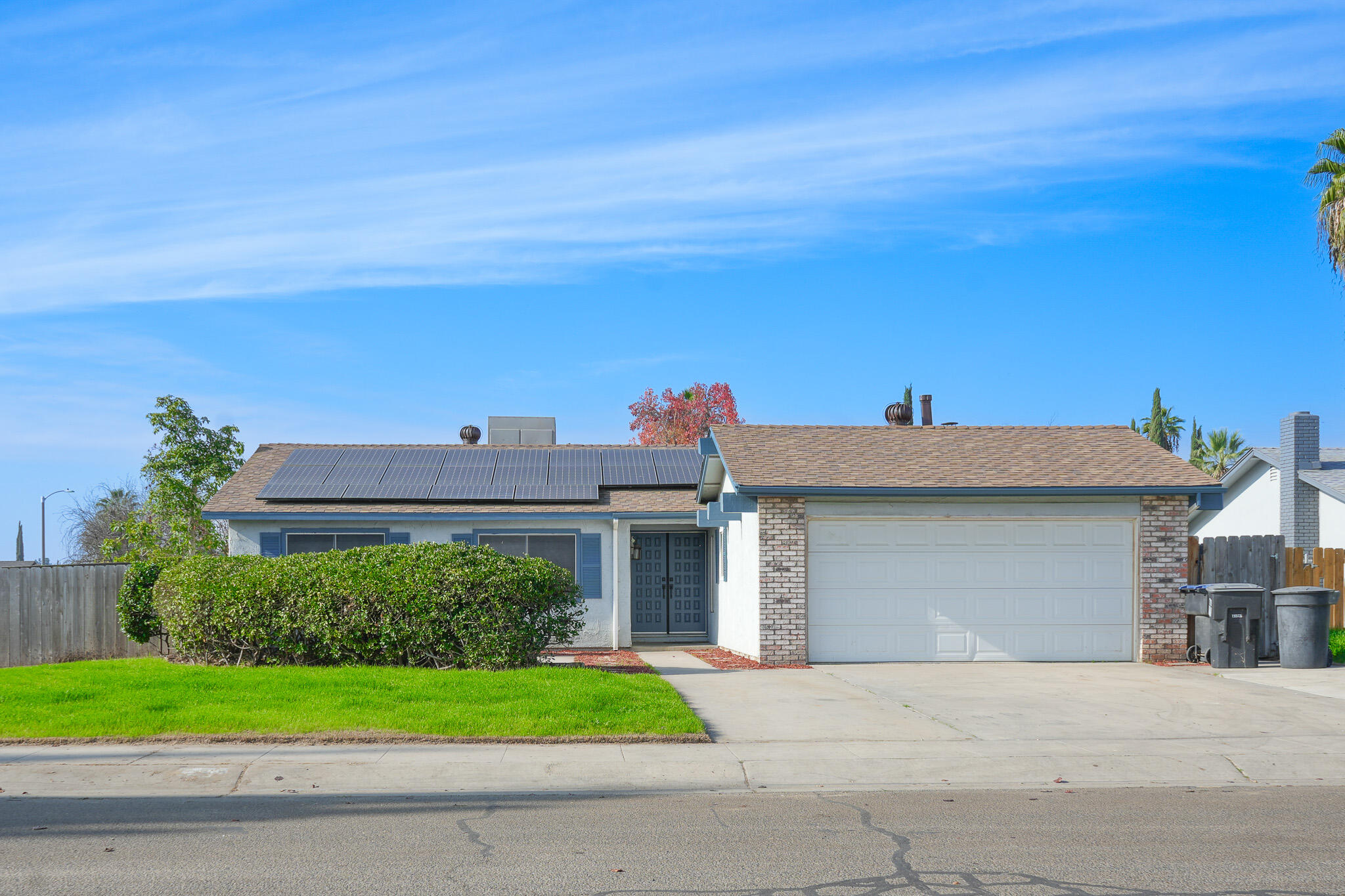 1629 S Rossmoor Ct, Visalia, CA 93277