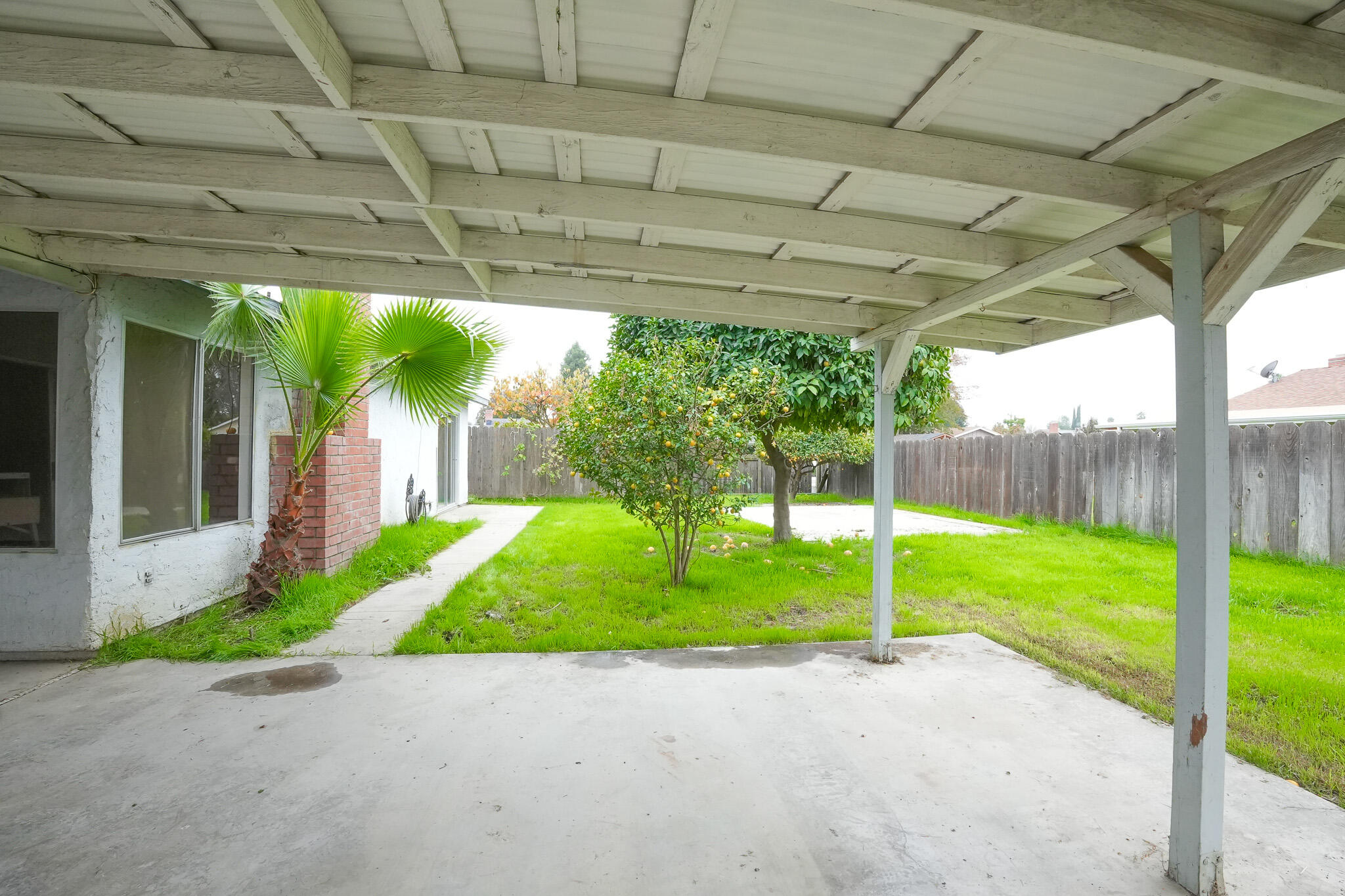 1629 S Rossmoor Ct, Visalia, CA 93277