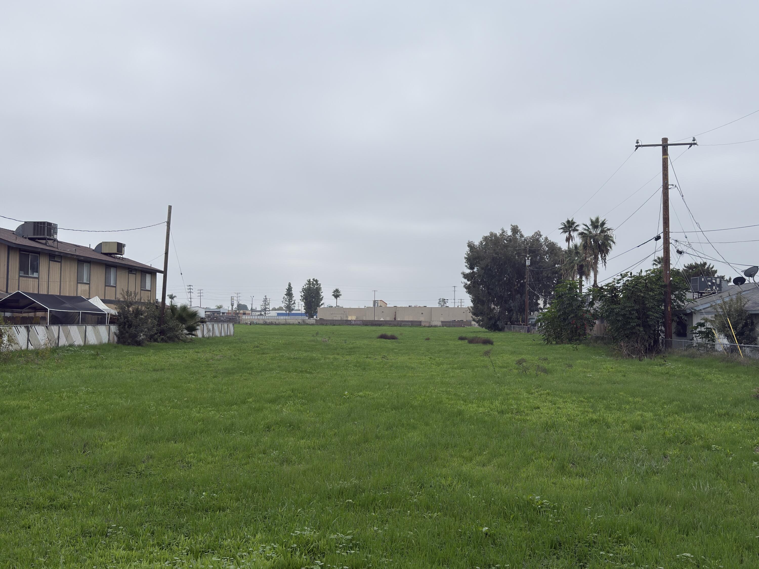 861 W Mulberry Ave, Porterville, CA 93257