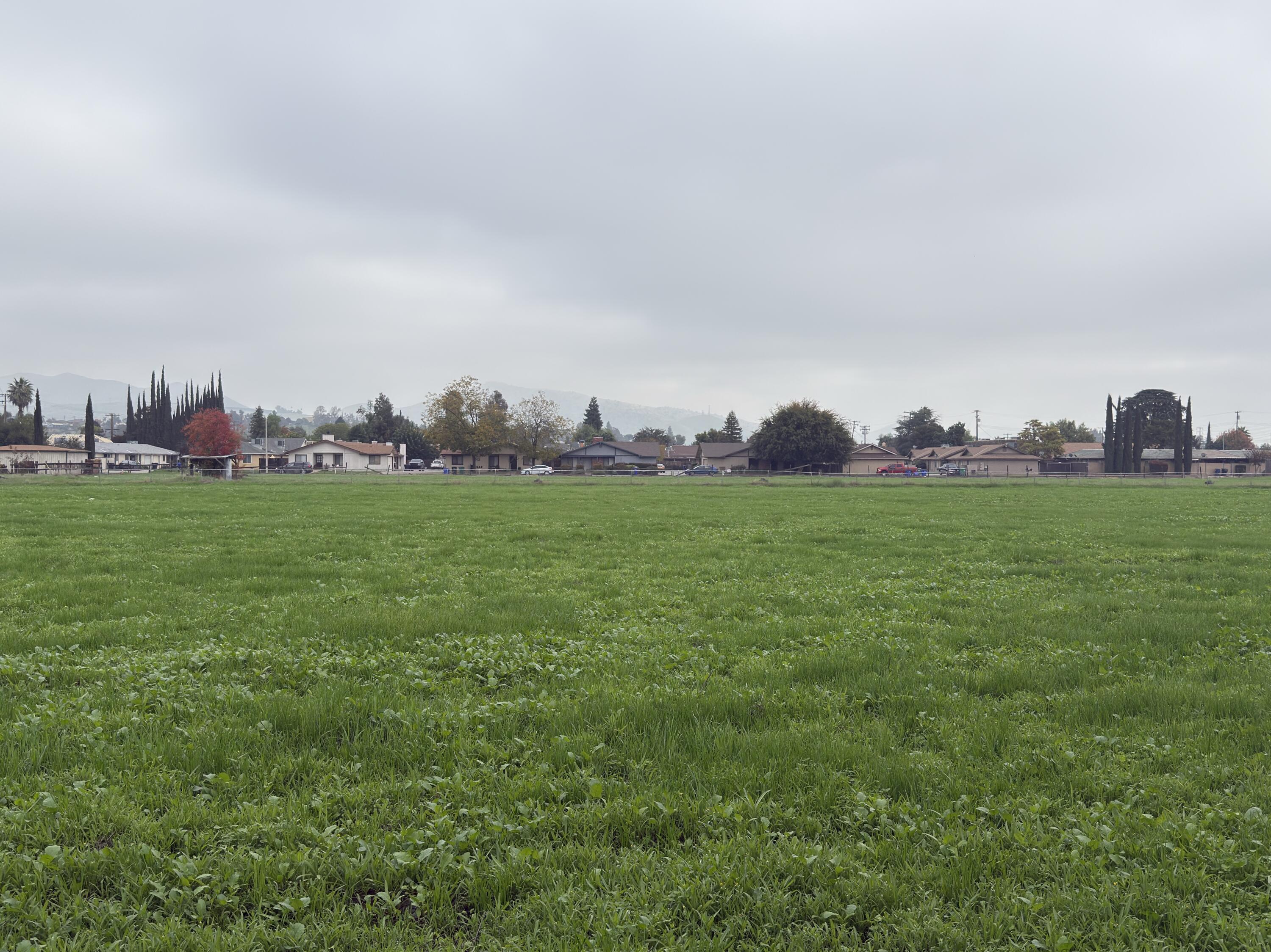 861 W Mulberry Ave, Porterville, CA 93257