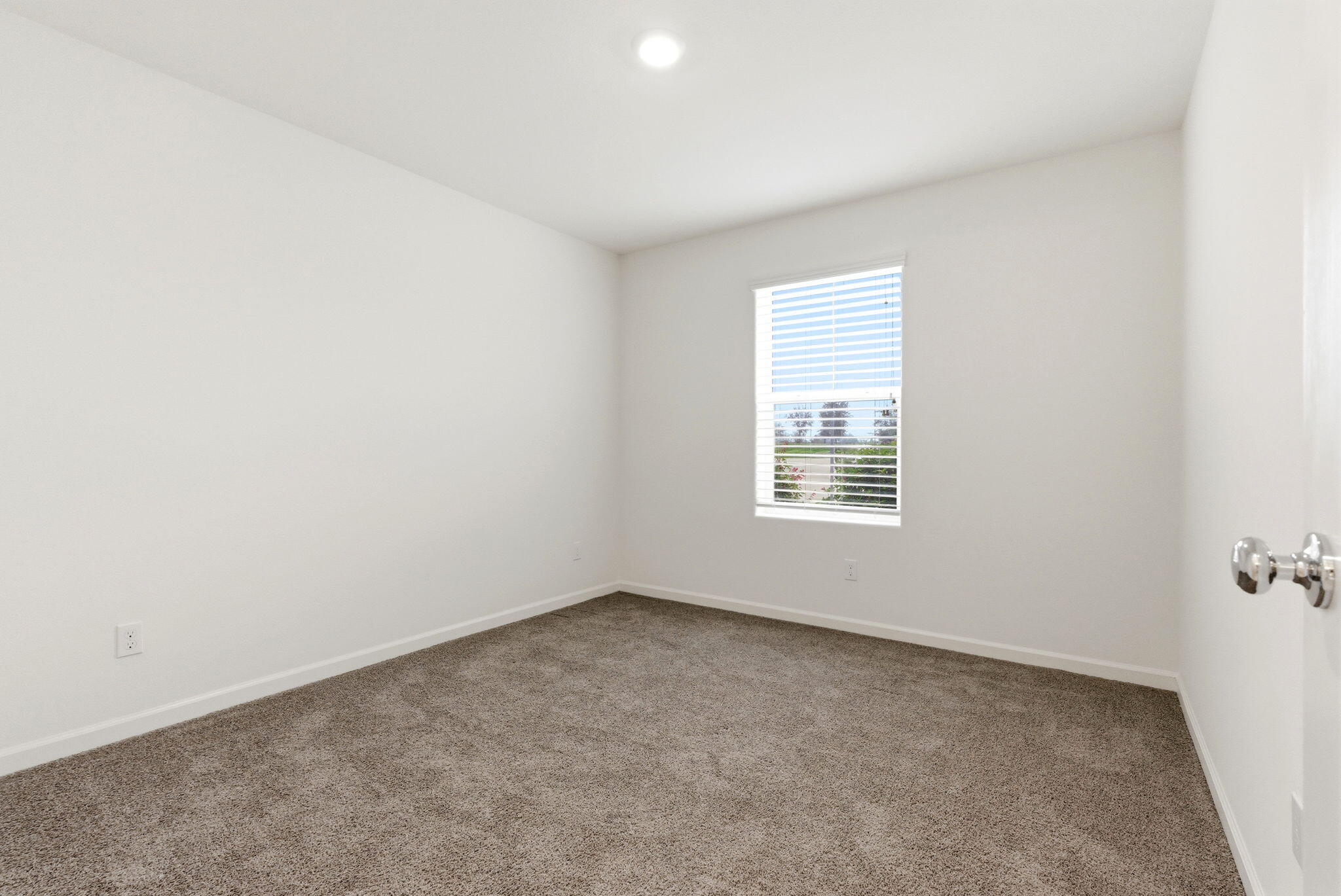 3317 N Clay St, Visalia, CA 93291