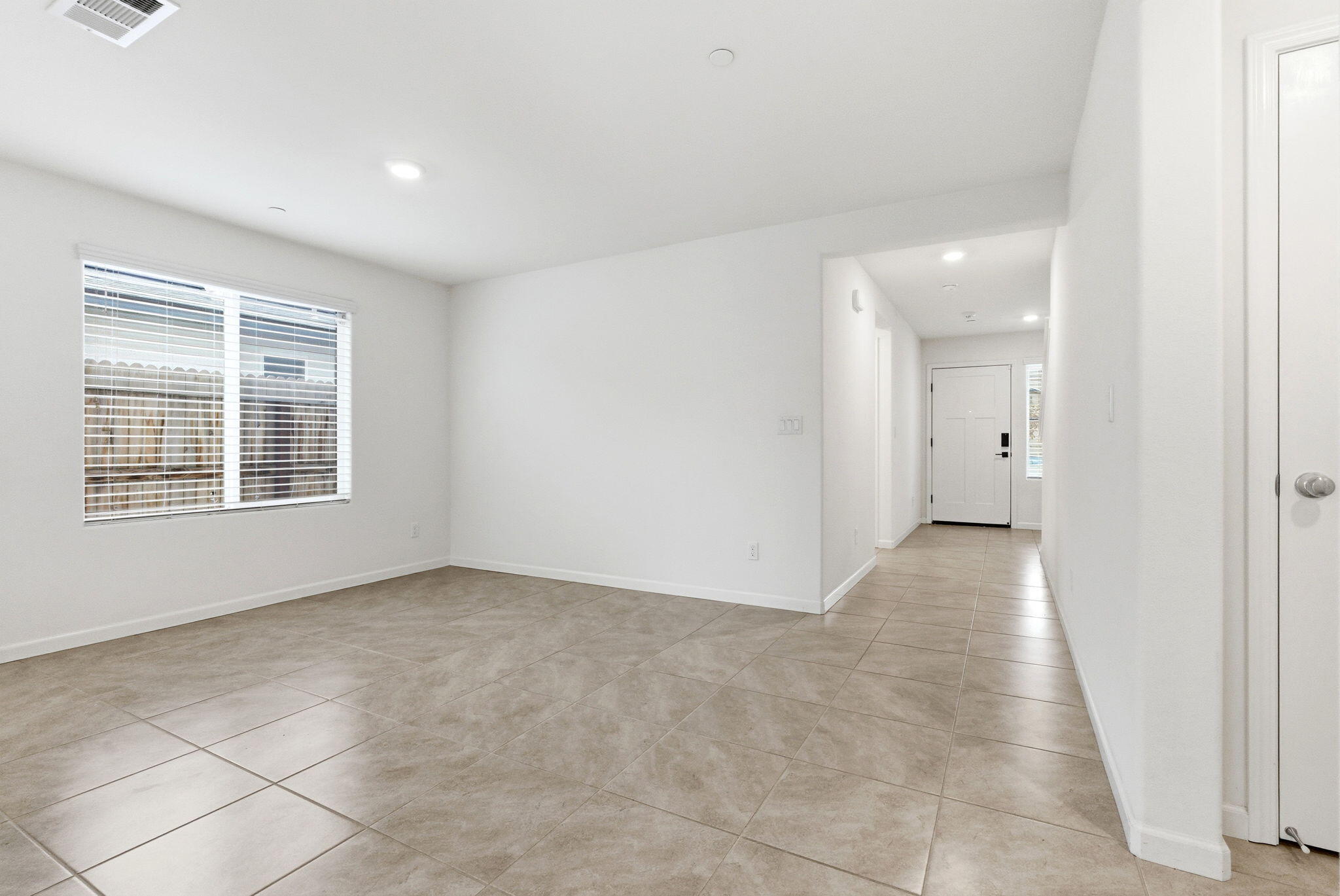 3317 N Clay St, Visalia, CA 93291