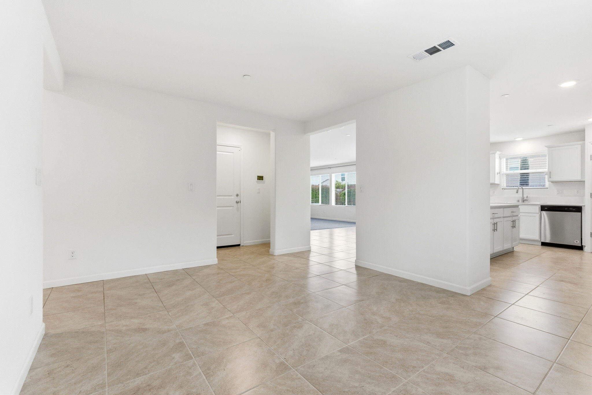 3317 N Clay St, Visalia, CA 93291